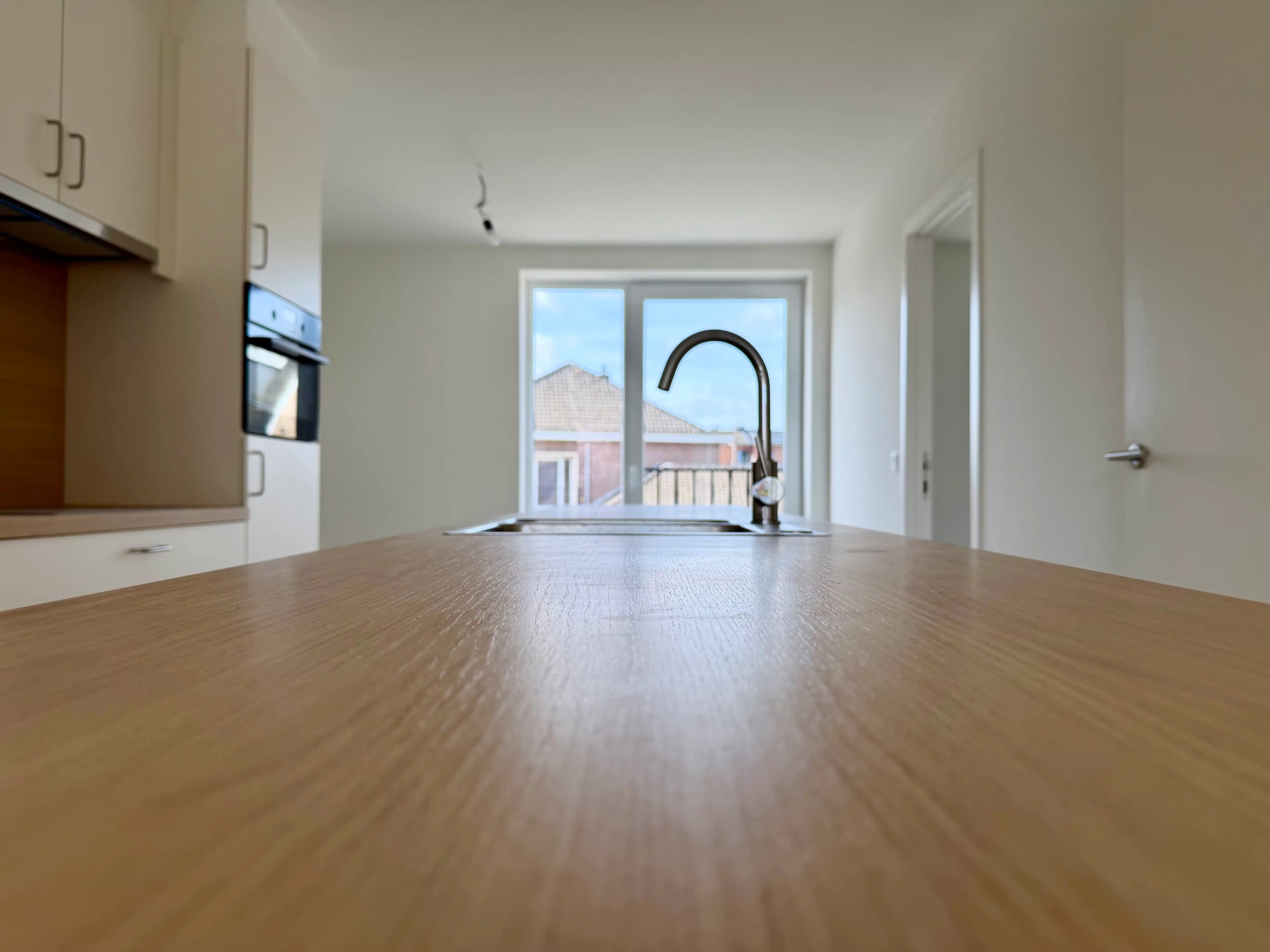 Nieuwbouwappartement met twee slaapkamers te huur foto 6