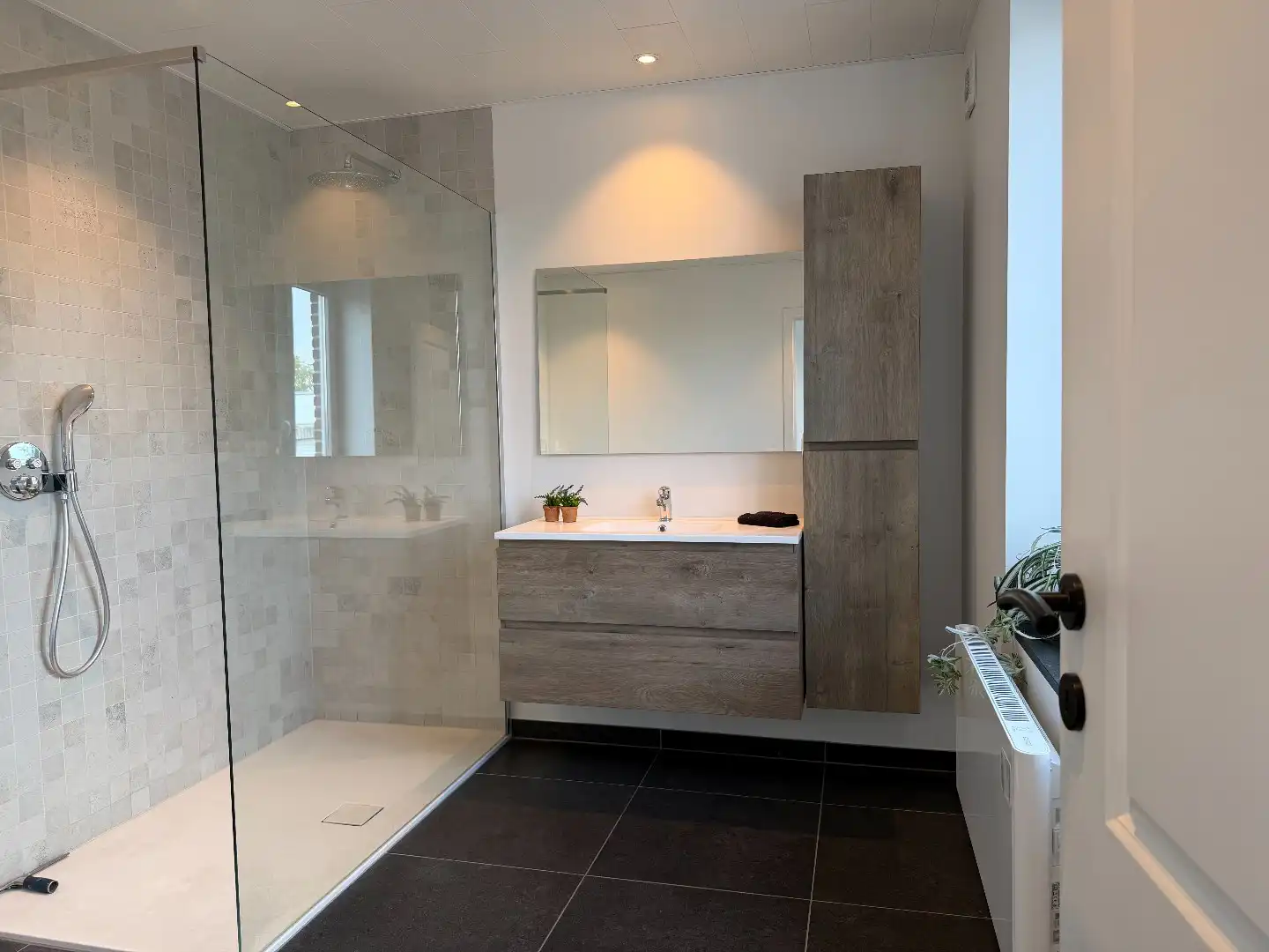 Gerenoveerde rijwoning met 2 slaapkamers! foto 14