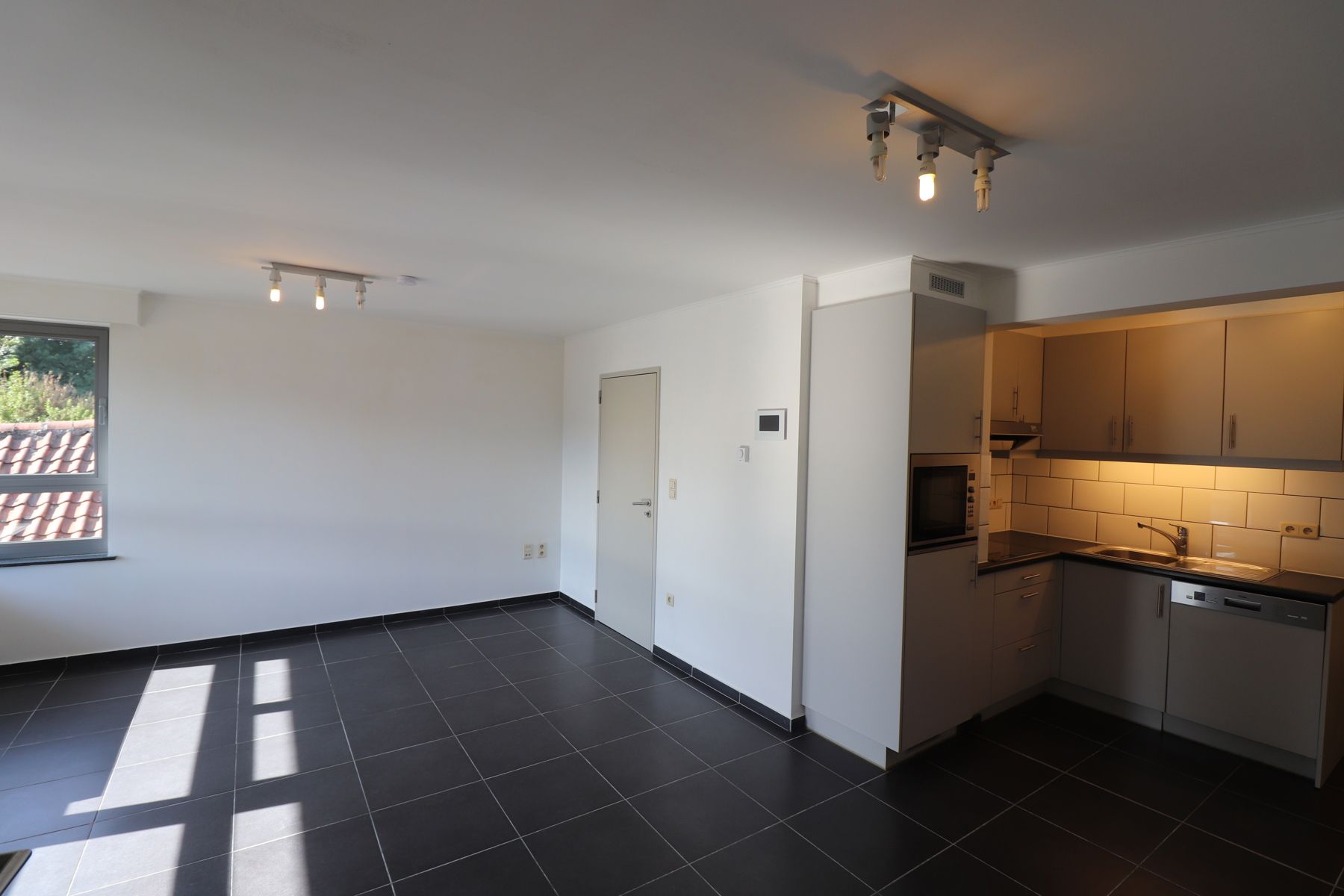 Een appartement op de 1ste verdieping achteraan met 1 slaapkamer en terras. foto 4