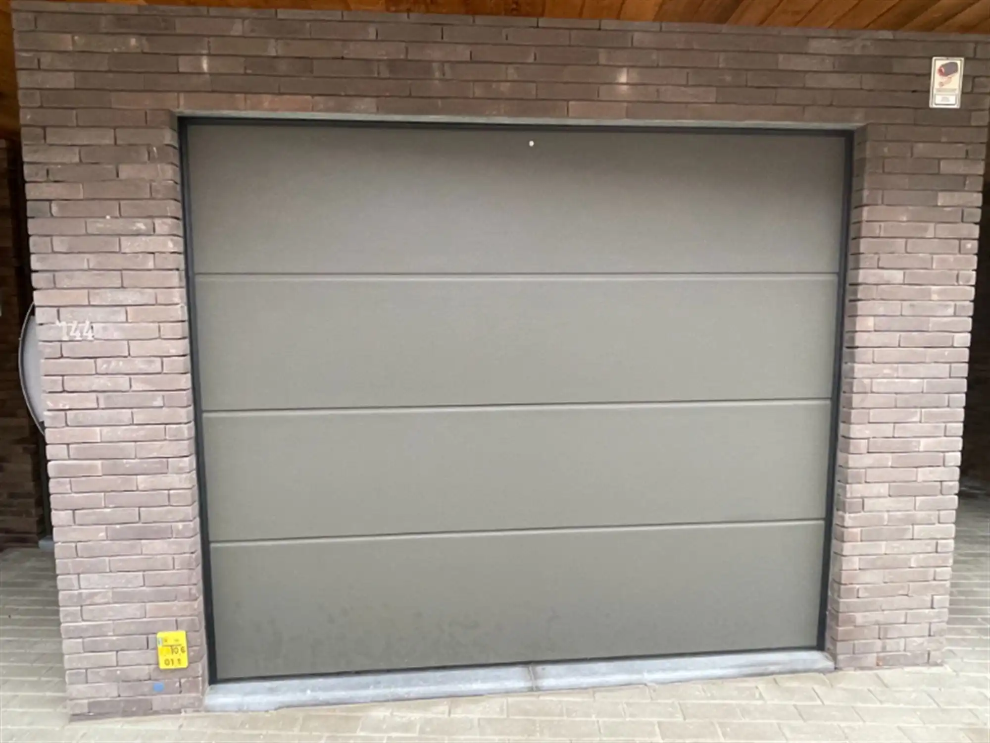 Handelspand met parking foto 13