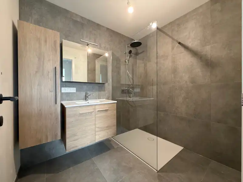 Prachtig BEN-penthouse met 1 slpk, terras, parking én zonnepanelen in het centrum van Houthalen foto 6