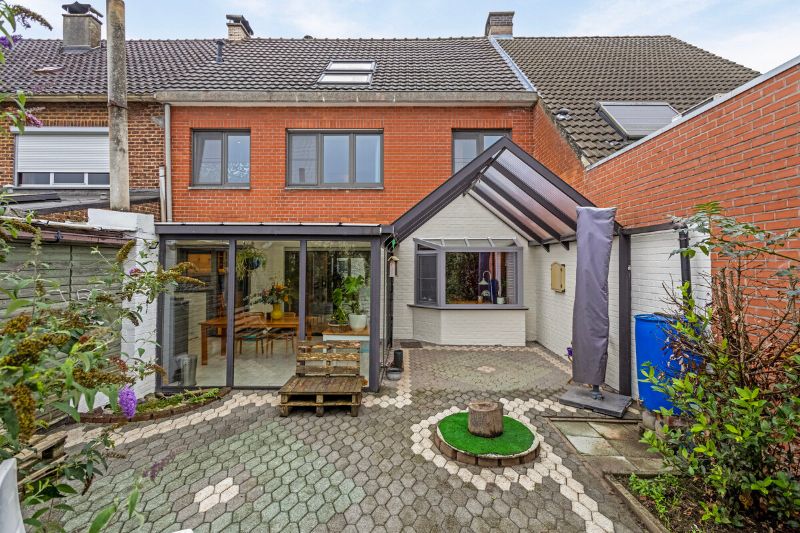 Sfeervolle woning in Idegem met zwembad en een prachtige ligging! foto 20