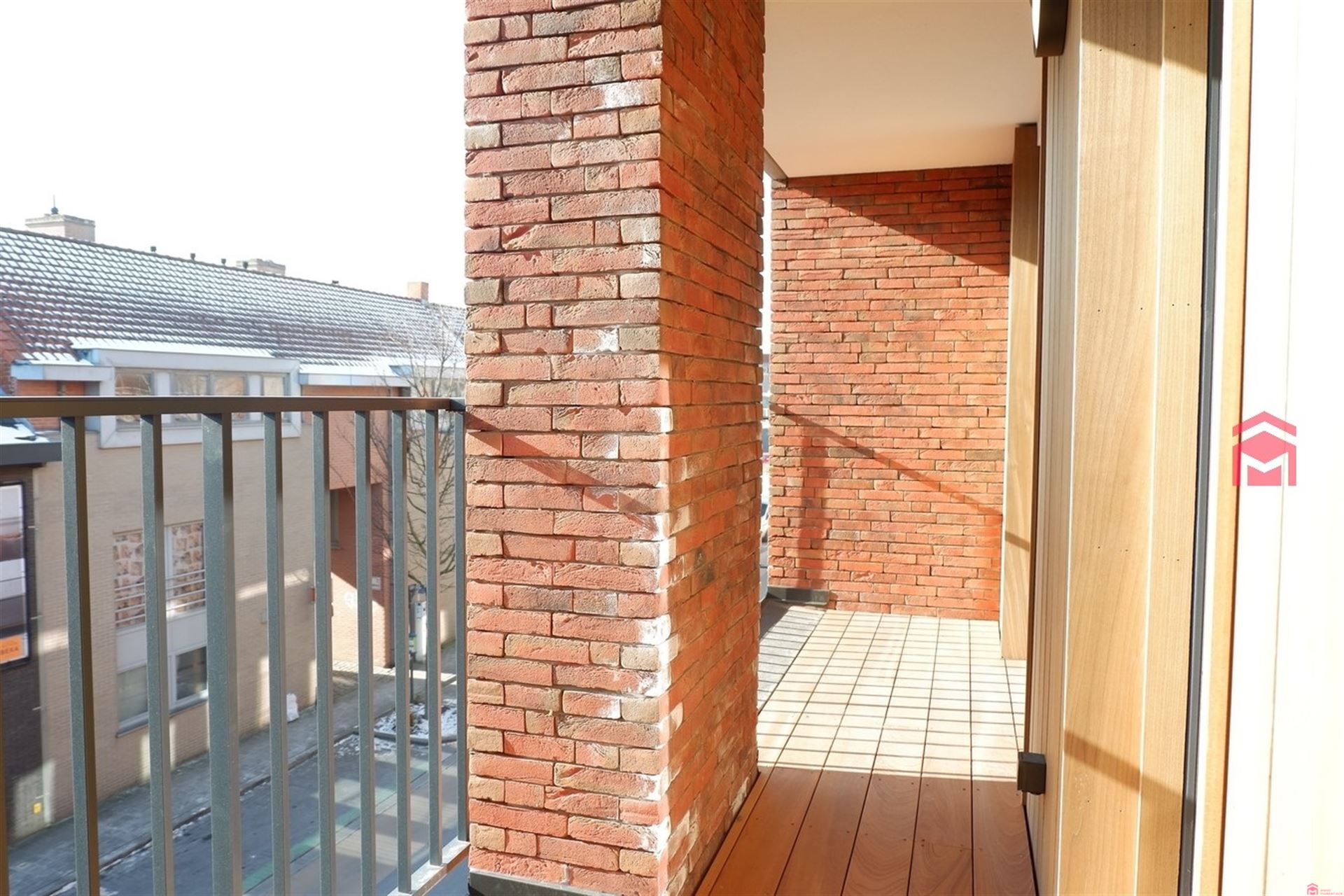Recent appartement met zonnig terras foto 9