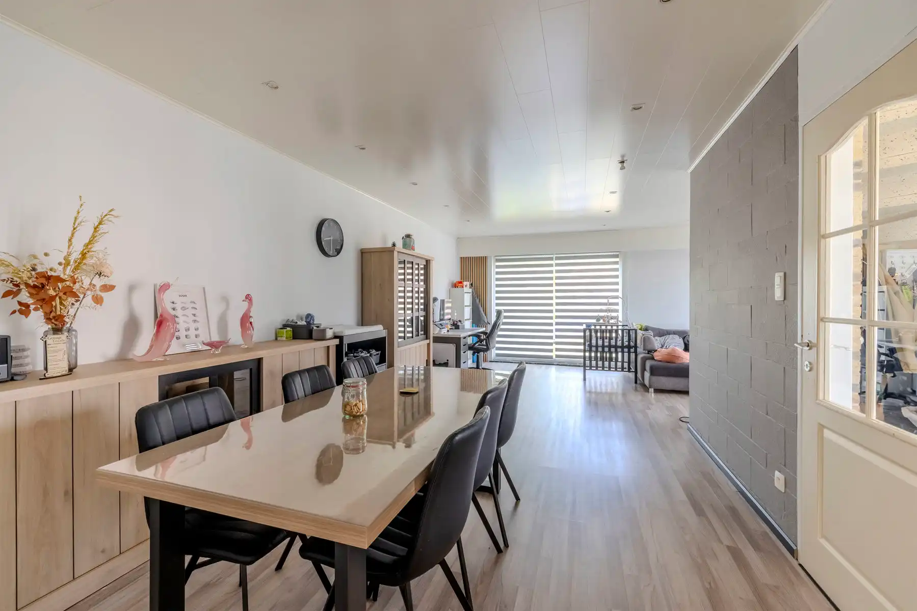 Deels gerenoveerde woning met 3 slpks en tuin op 405m2 foto 4