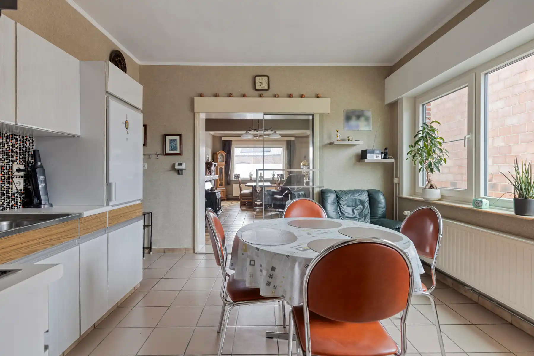 Solide 3-gevelwoning op centrale ligging foto 11