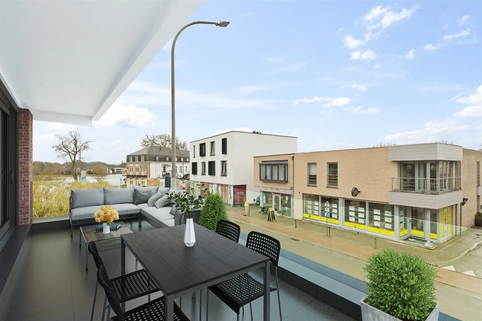 Appartement met staanplaats. (prijs excl. kosten) (mogelijk aan 6% BTW) foto {{pictureIndex}}