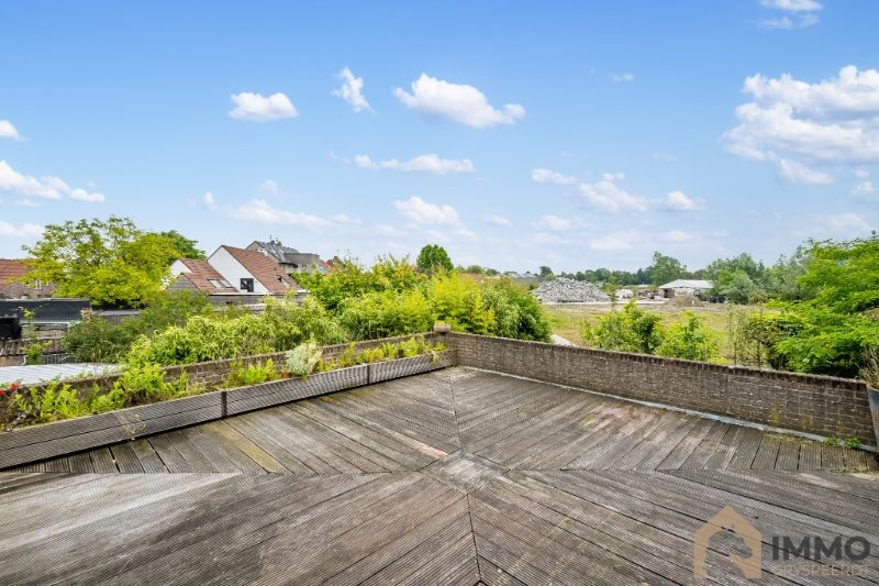 Te koop te centrum Ledegem ruim  appartement met zonneterras van +/- 35 m², 2 slpks, garage foto 4