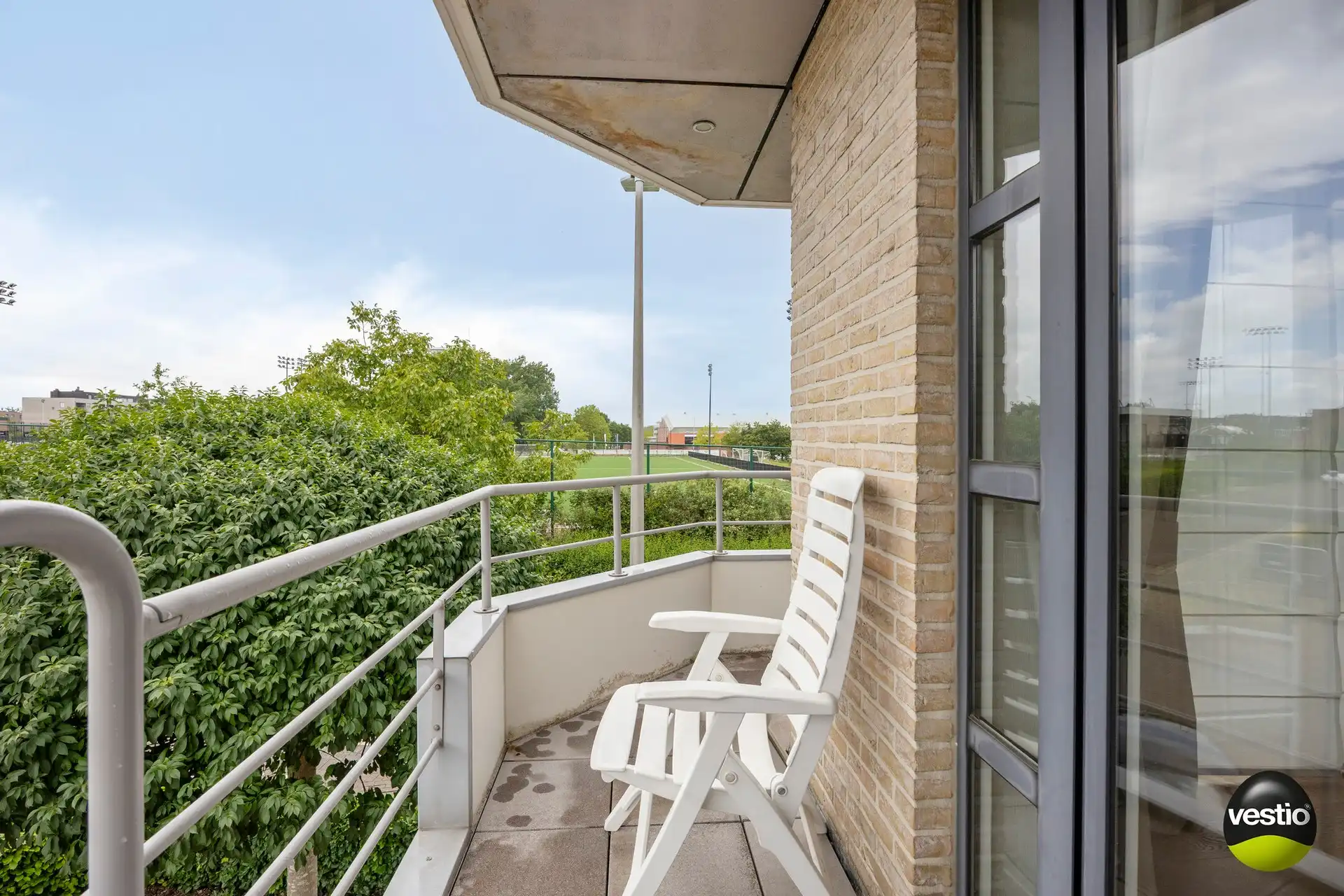 Aangenaam, lichtrijk hoekappartement met 2 slaapkamers en parking in de Heilig-Hartwijk foto 8