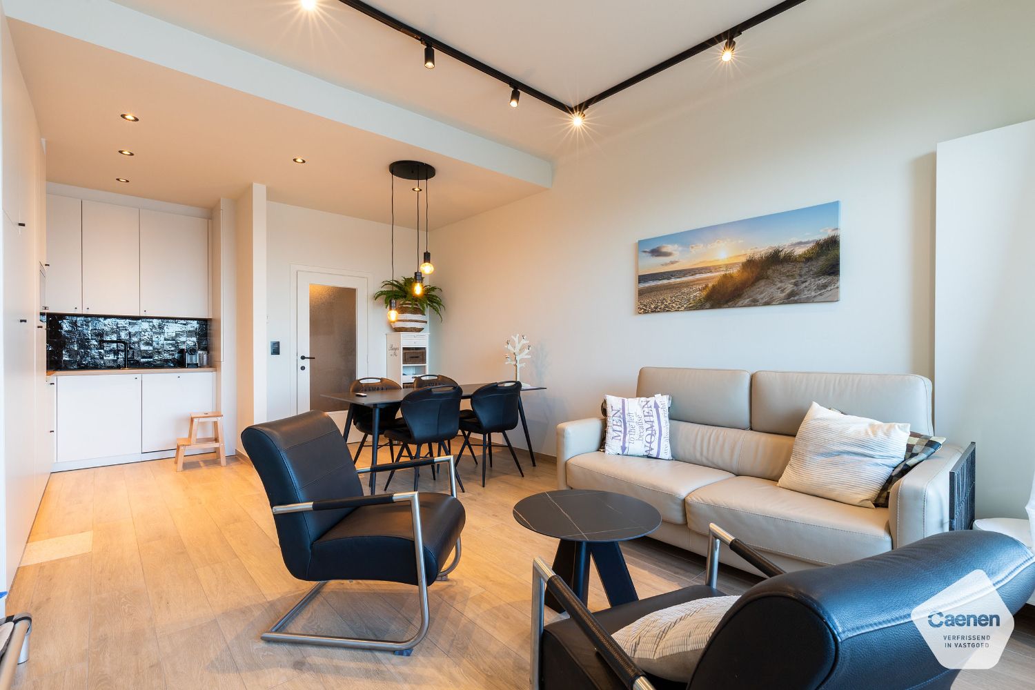 Prachtig gerenoveerd 2-slaapkamer appartement op de Zeedijk foto 4