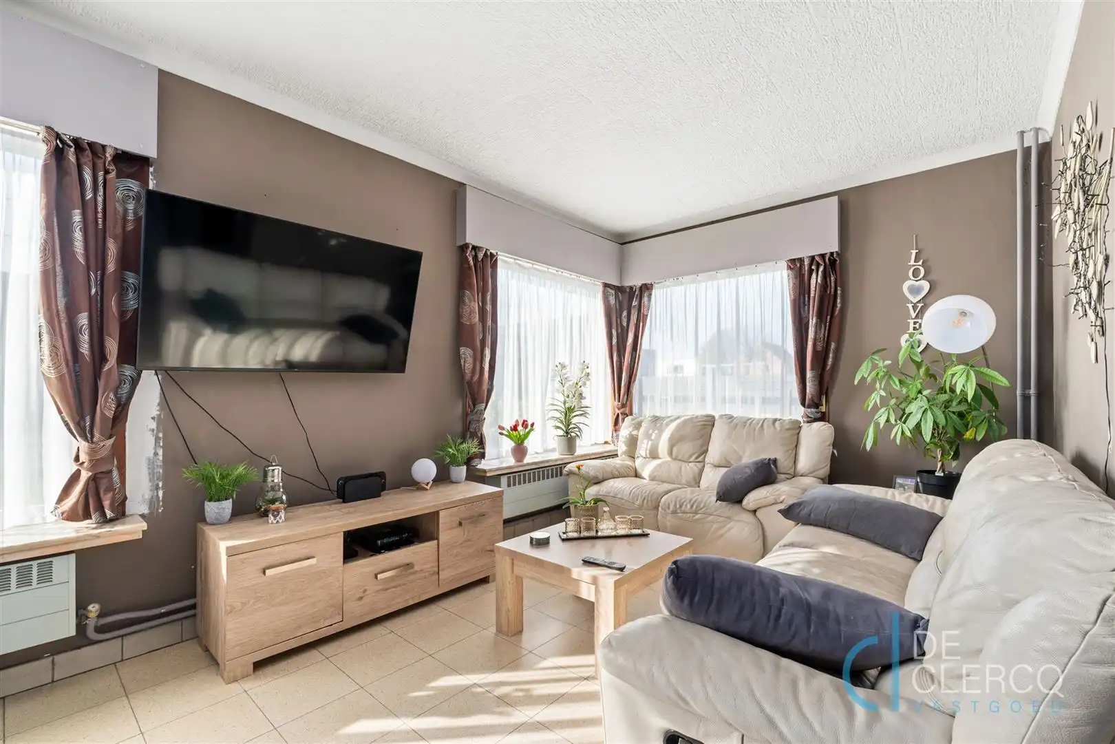 Halfopen woning met garage én grote oprit te koop Lochristi foto 3