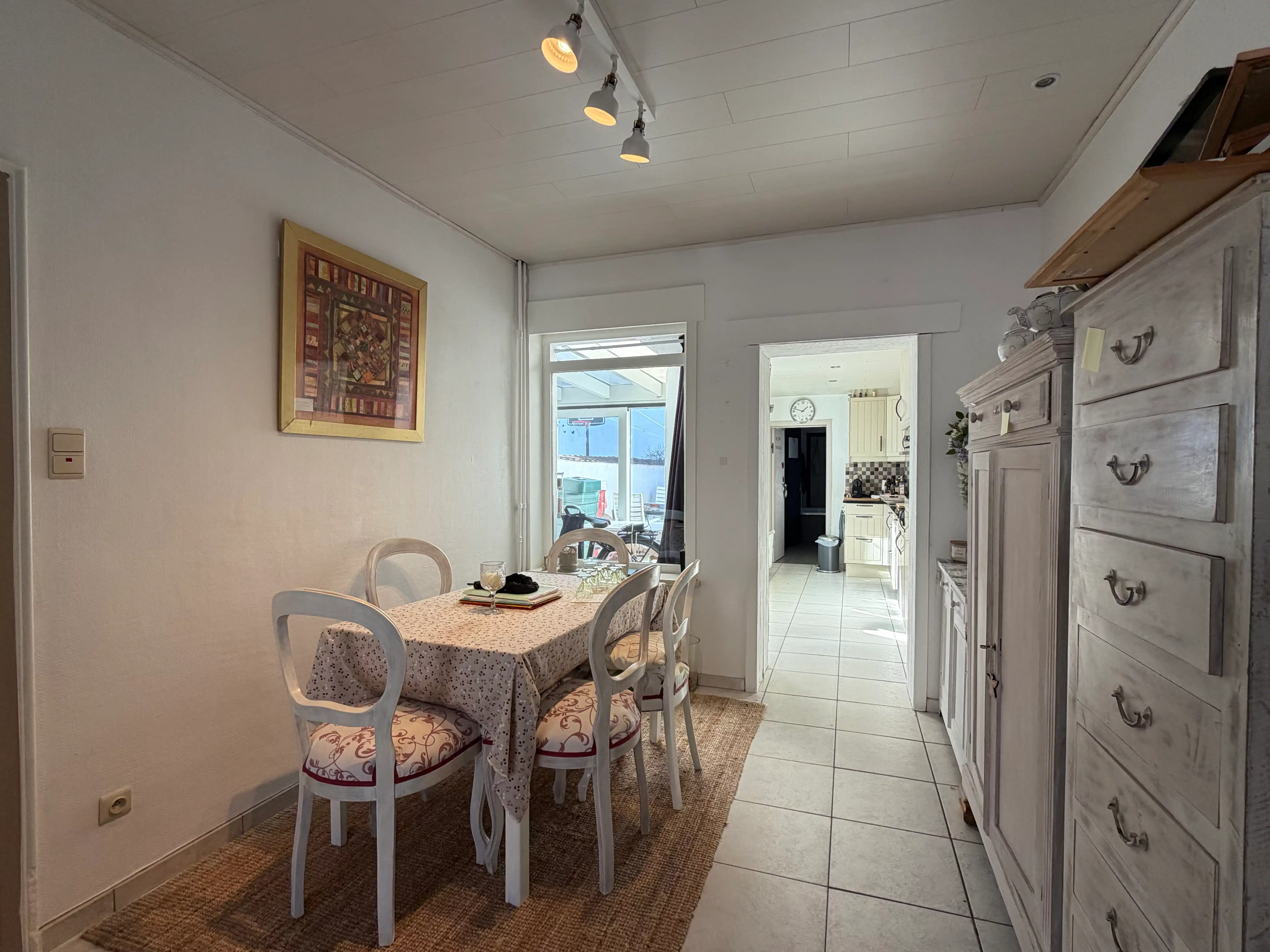 Sfeervolle woning, gelegen op korte afstand van het levendige centrum van Oostende! foto 3