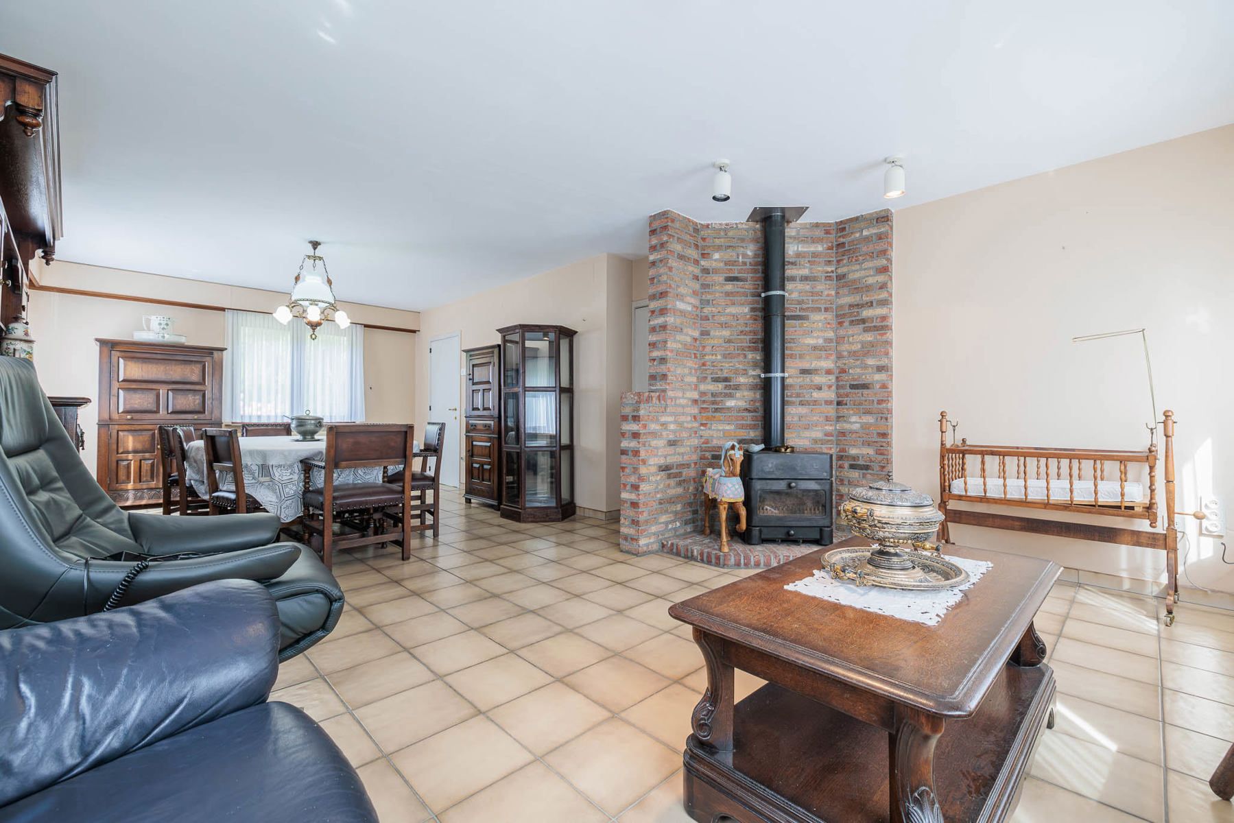 Open woning met 4slpk en volledige onderkeldering op 1.372m² foto 8
