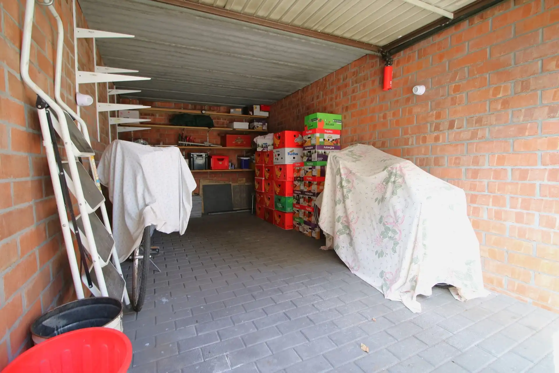 Ruim appartement op 3de verdieping met 2 garages foto 27