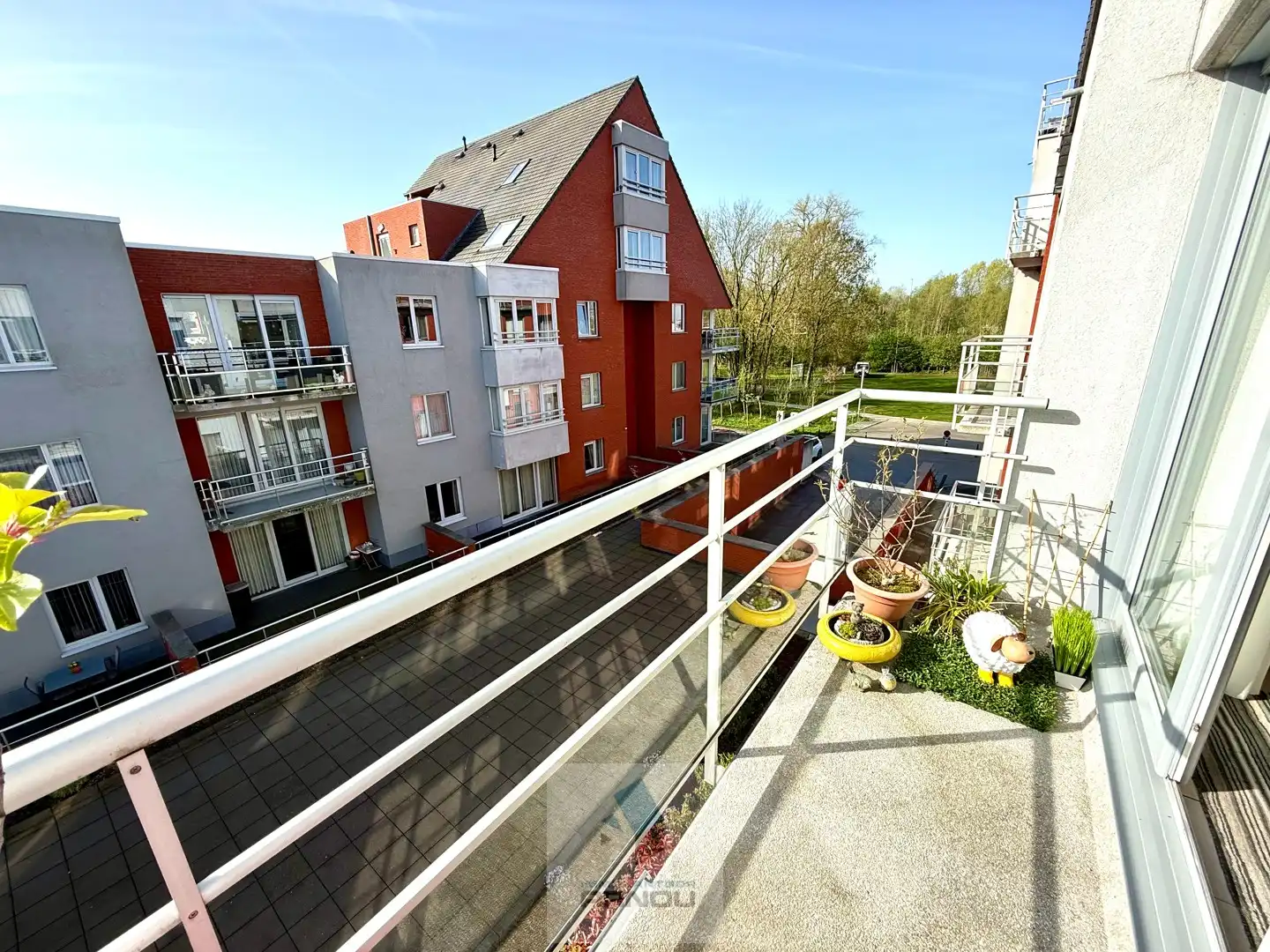 Appartement met 1 slaapkamer, balkon en autostandplaats foto 18