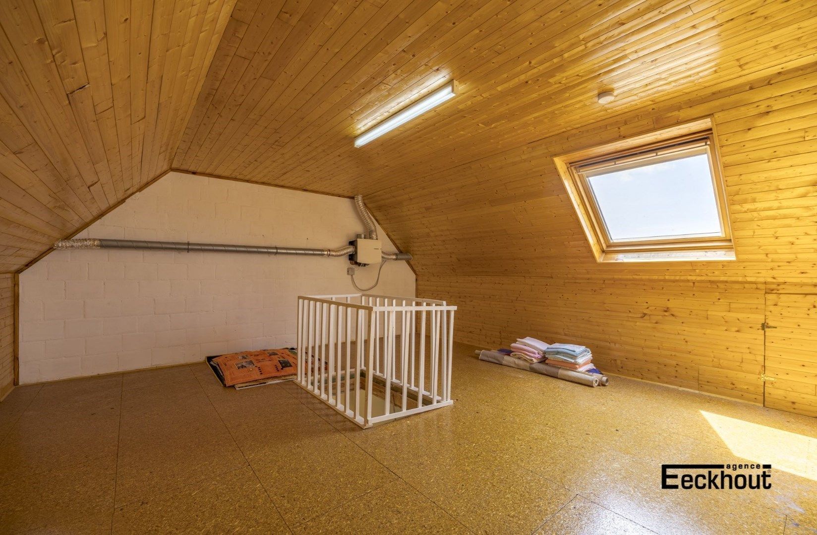 Zeer ruime, recente woning met open zicht op de Spuikom! foto 18