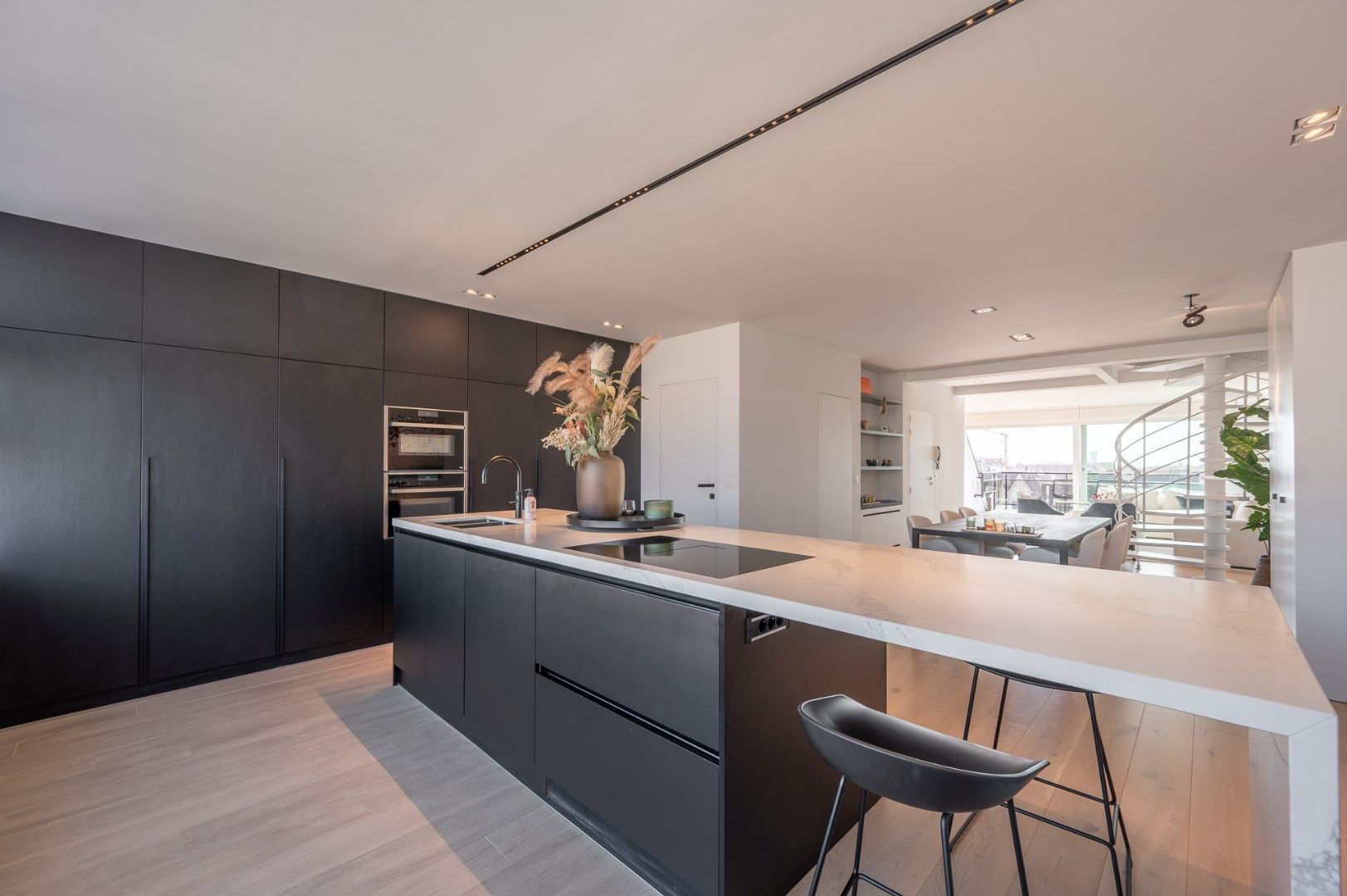 Duplex appartement vlakbij het Rubensplein met zijdelings zeezicht. foto 18