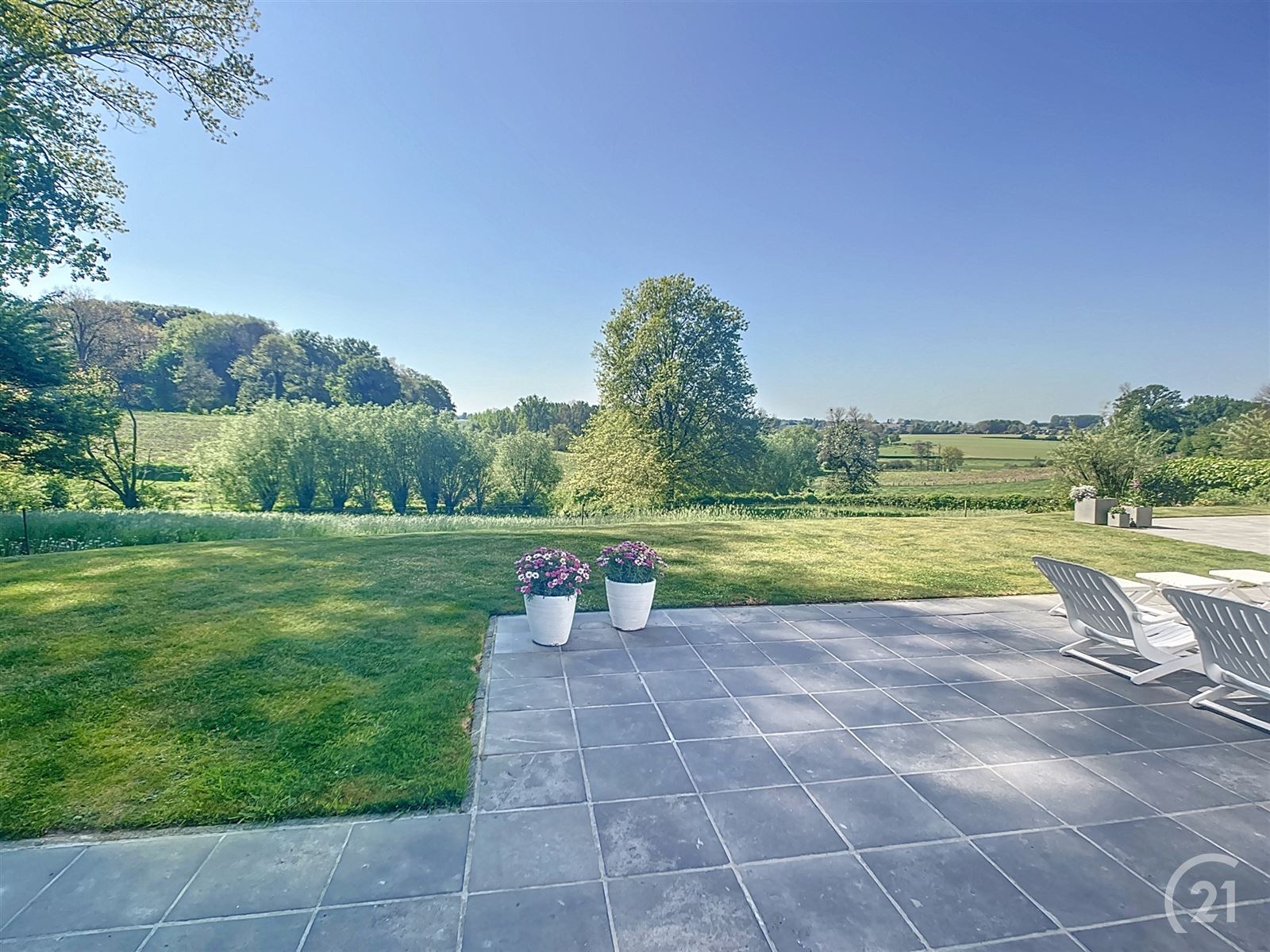 Landhuis met tuin en weide op +/-  78are foto 33
