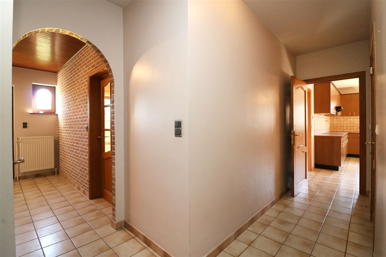 Label c, mooi gelegen landhuis, zonnige leefruimte foto 29