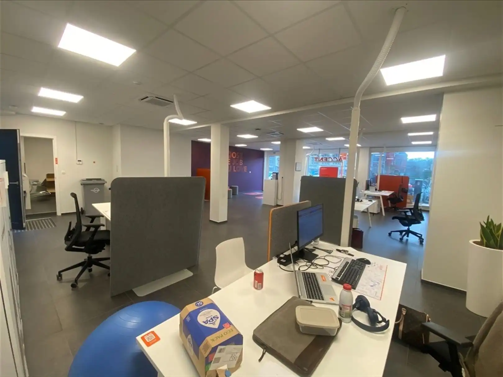 Gerenoveerd kantoor/handelspand in centrum Oudenaarde foto 5