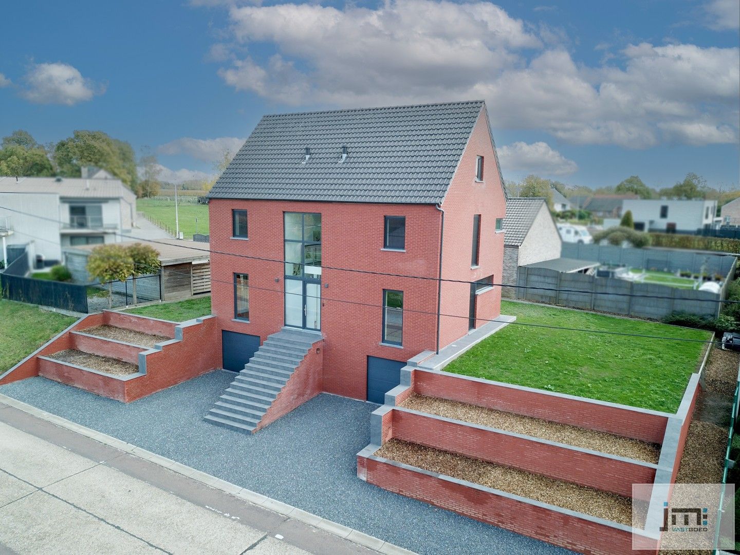 Ruime moderne woning met grote kelder foto 19