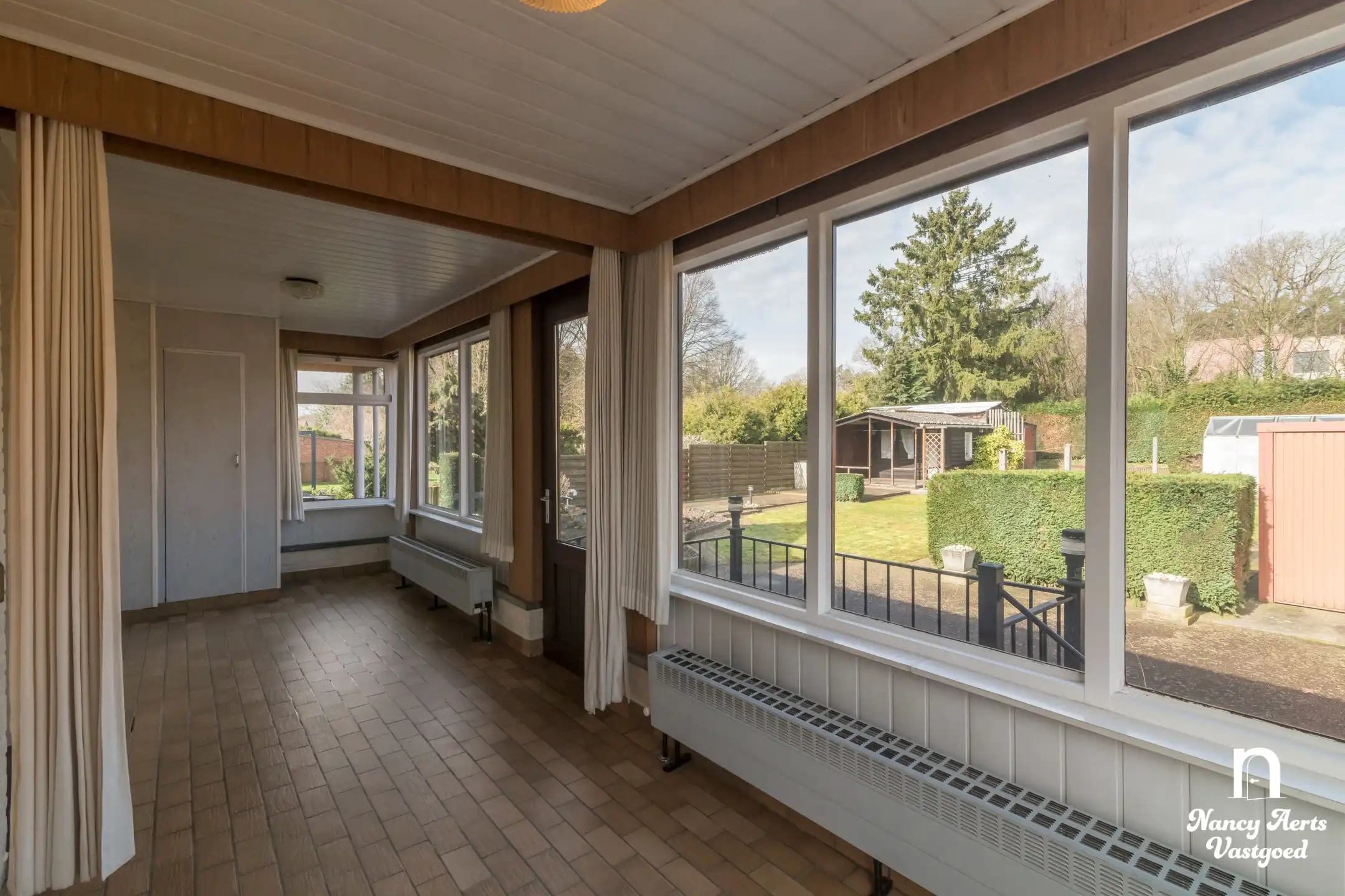 Karaktervolle woning met groene tuin in een rustige straat foto 18