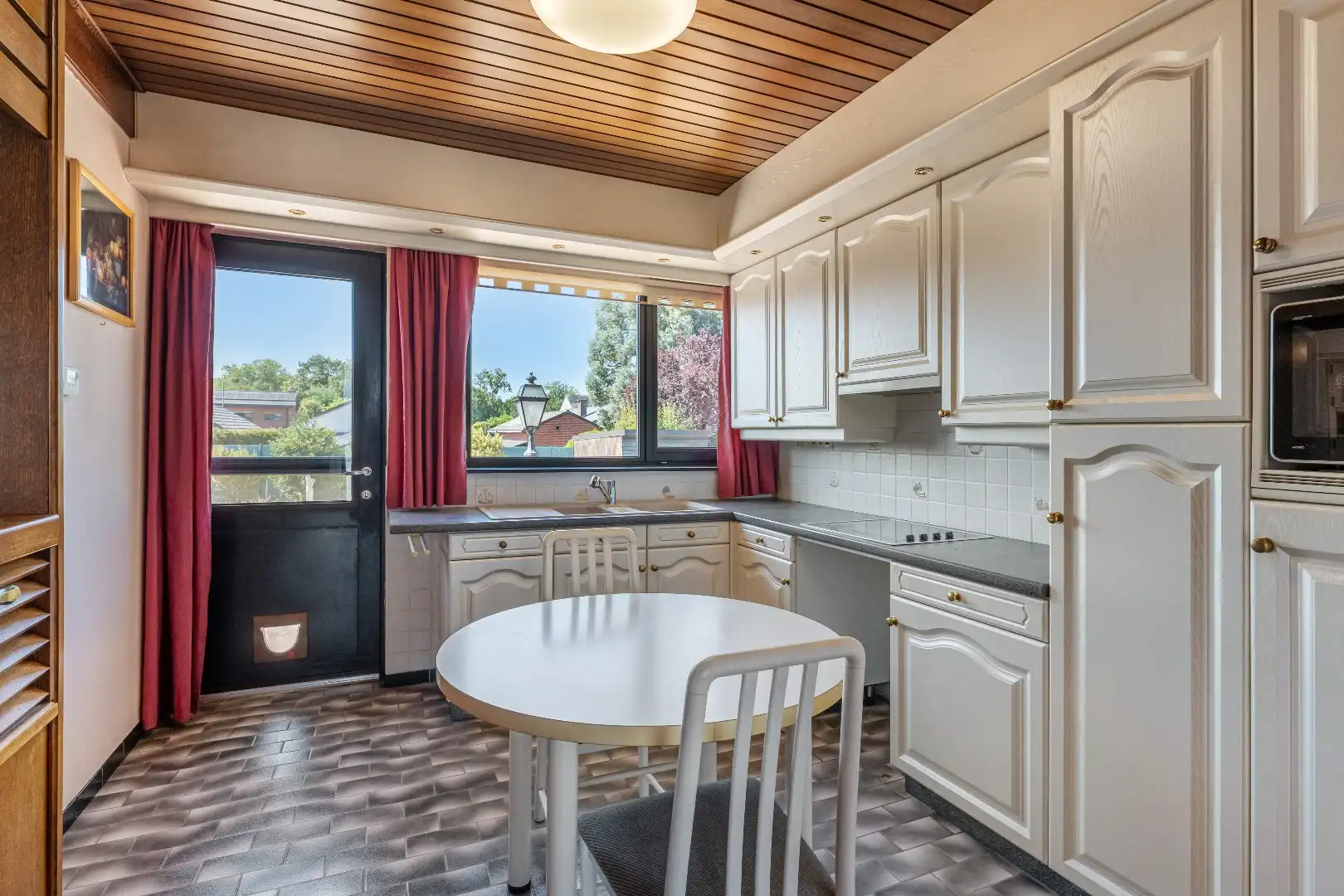 Vrijstaande woning met garage op gegeerde locatie te Kermt, 6a87ca foto 8