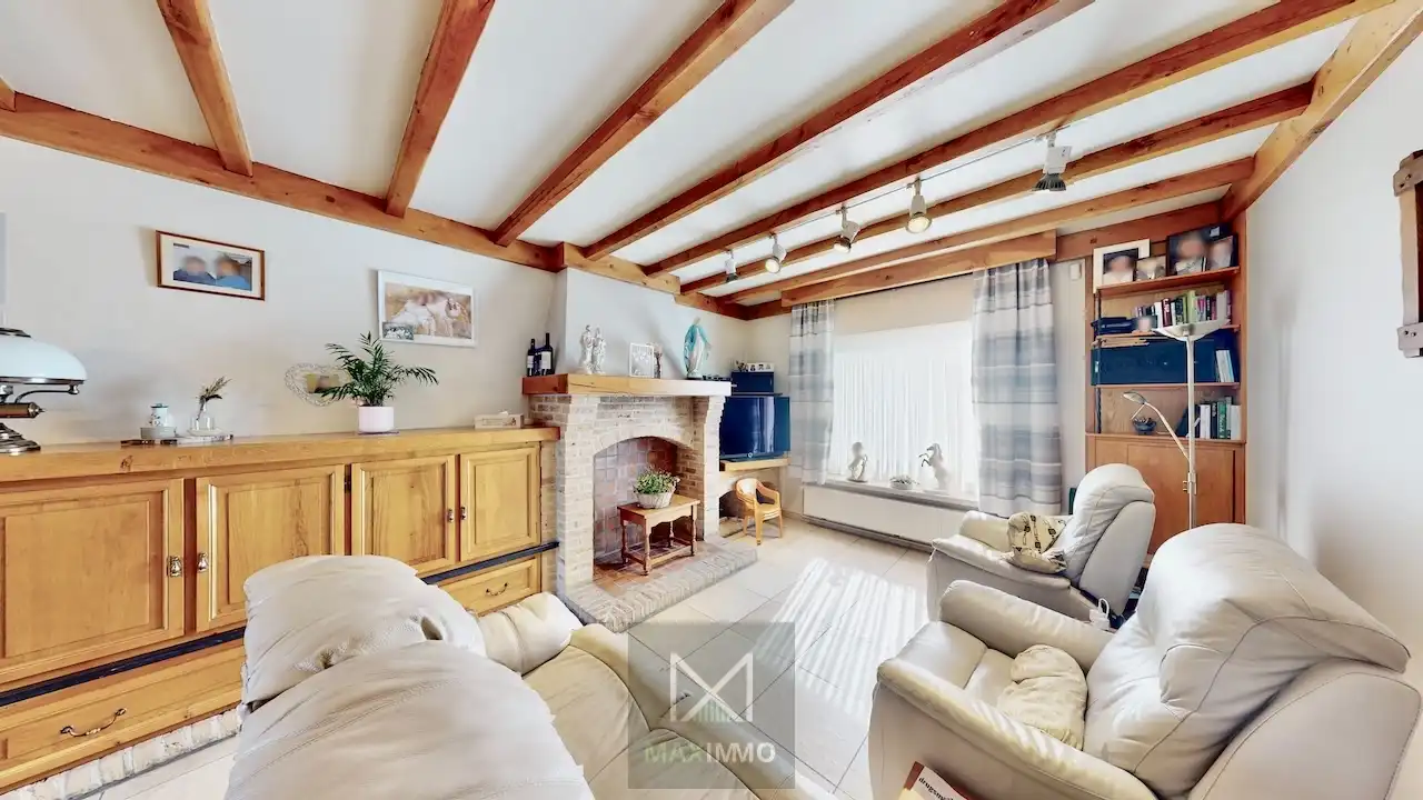 Woning met 3 garages, zonnepanelen, ruime tuin & aparte toegang – 830 m² perceel in Lauwe foto 2