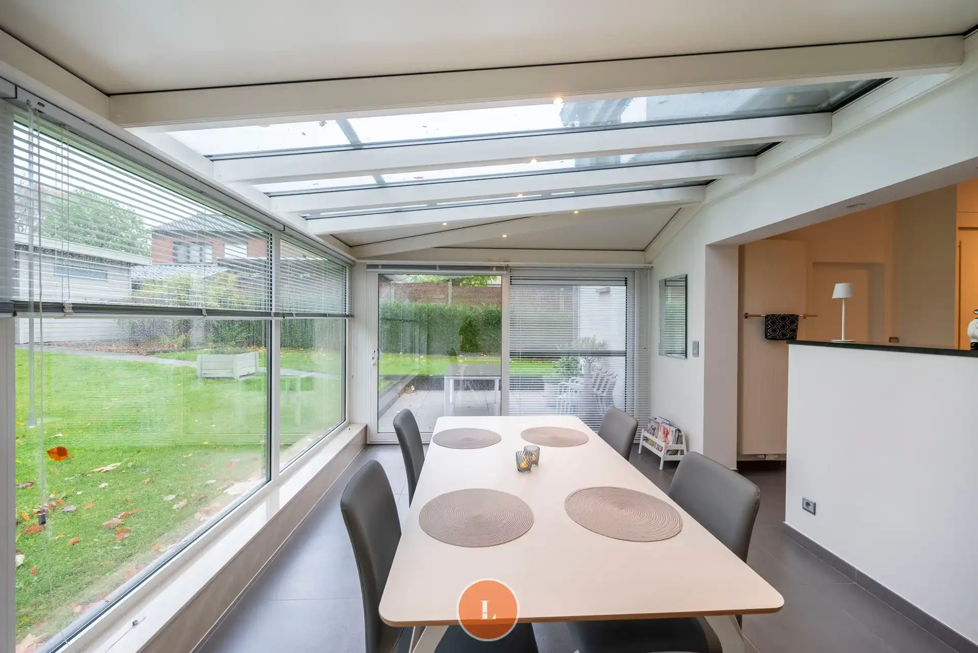 Ruime en rustige gelegen woning op een perceel van 445m² foto 9