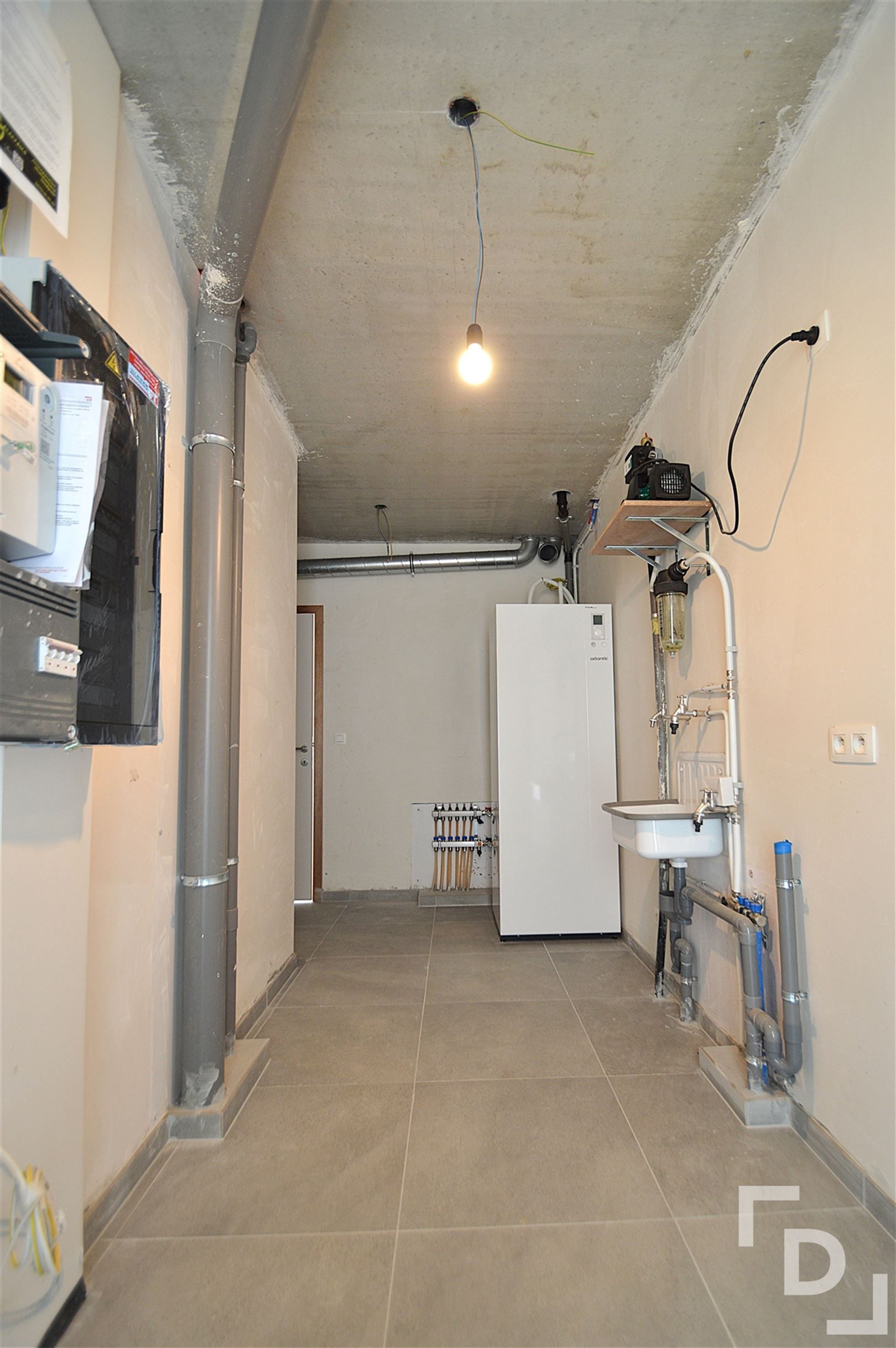 Nieuwbouwwoning met carport te huur in Wijtschate. foto 8