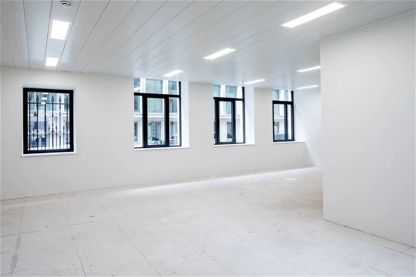 LUCIA: kantoren te huur 132m² foto 15