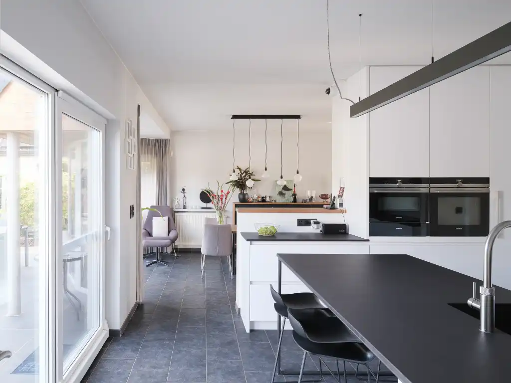Karaktervolle gezinswoning met 4 slaapkamers, een bijbouw en een volwassen tuin foto 6