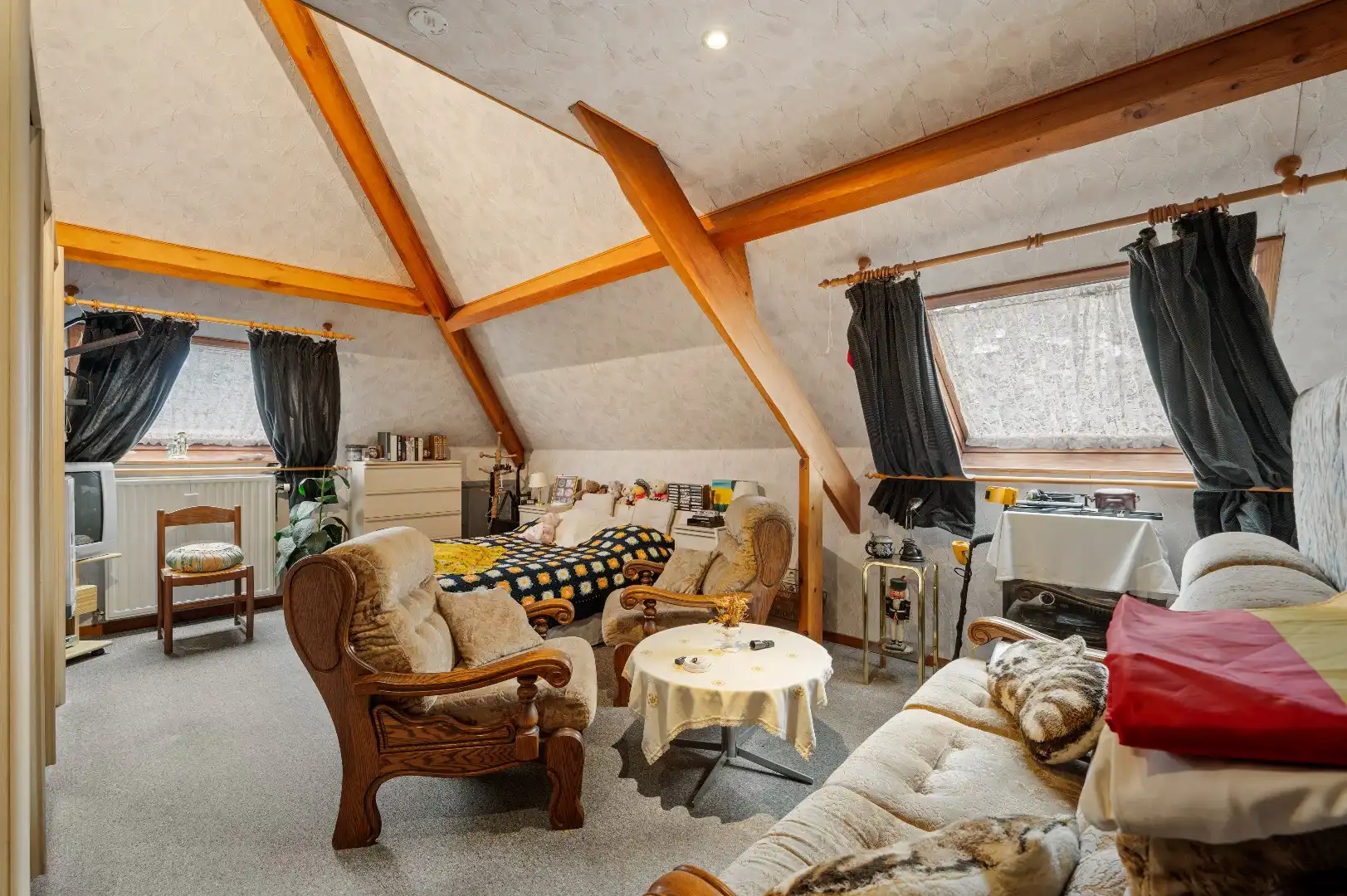 Veelzijdige villa met extra woonunit in het rustige Kumtich foto 24