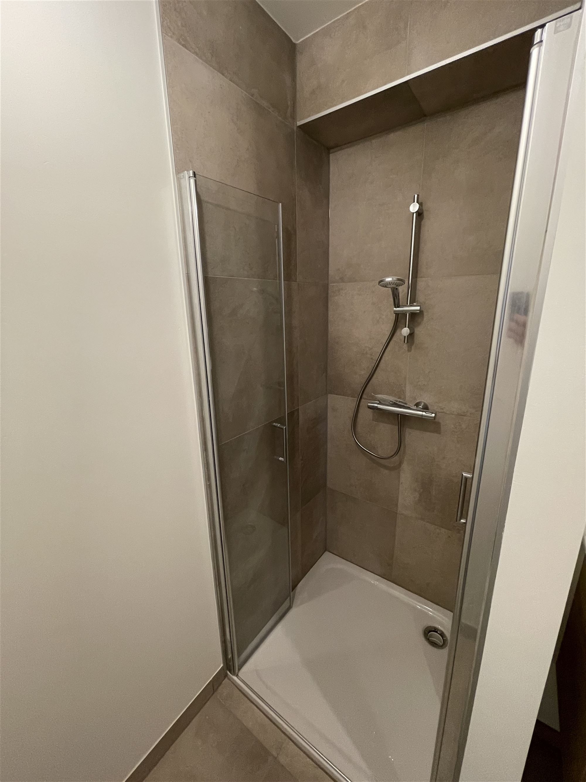 Nieuwbouw appartement met groot terras foto 11