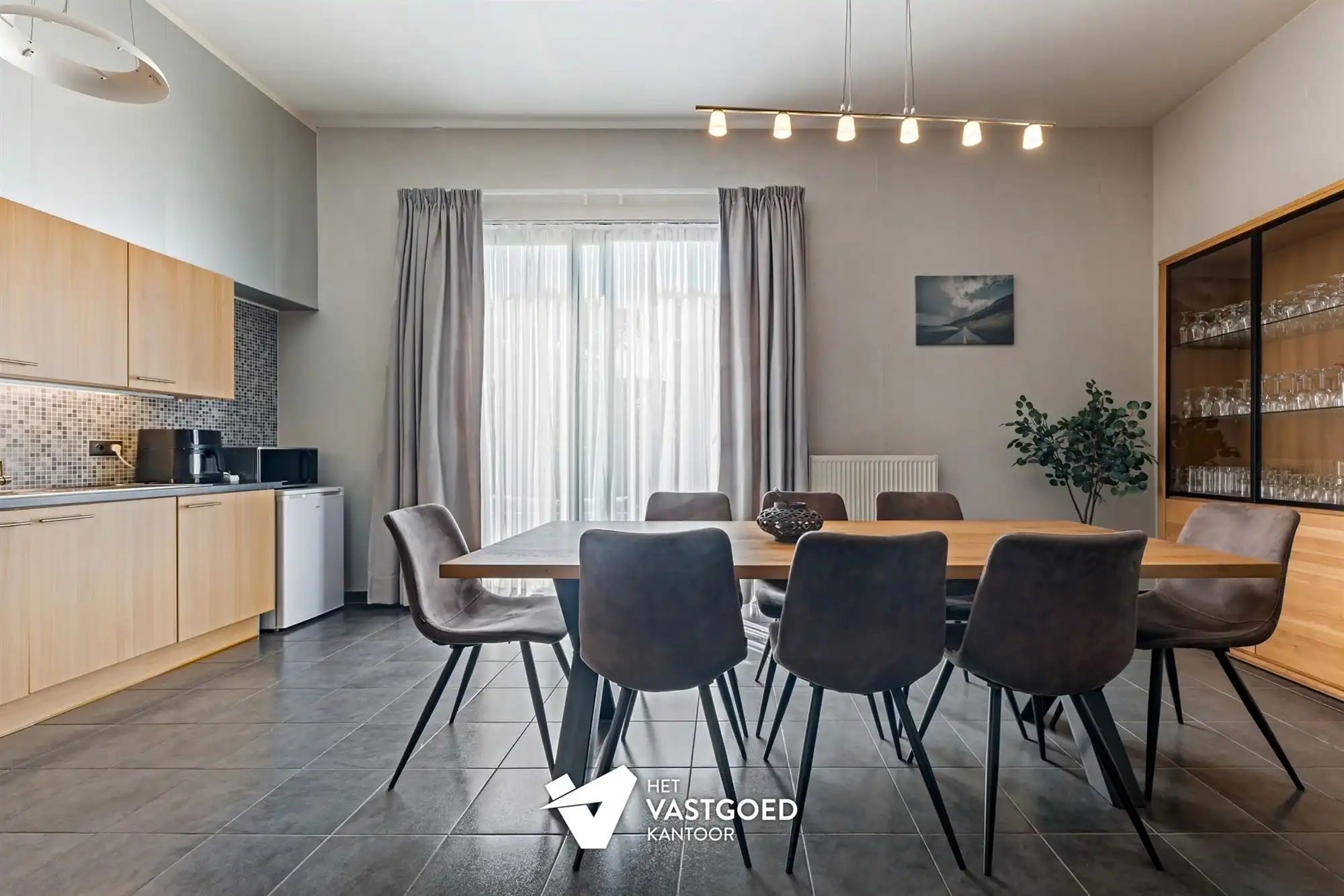 PRACHTIG GELEGEN GELIJKVLOERS APPARTEMENT MET 1 SLAAPKAMER EN ZEER RUIM TERRAS AAN DE KEMPISCHE KAAI TE HASSELT foto 15