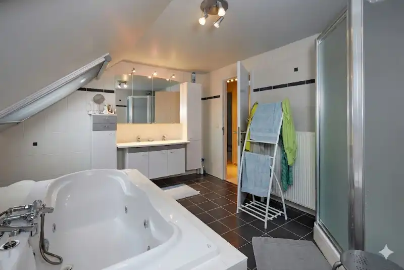 Roeselare –&nbsp; stijlvolle villa met zonnige tuin, 5 slaapkamers/bureel, dubbele garage en ruime carport. opp 564 m². foto 14