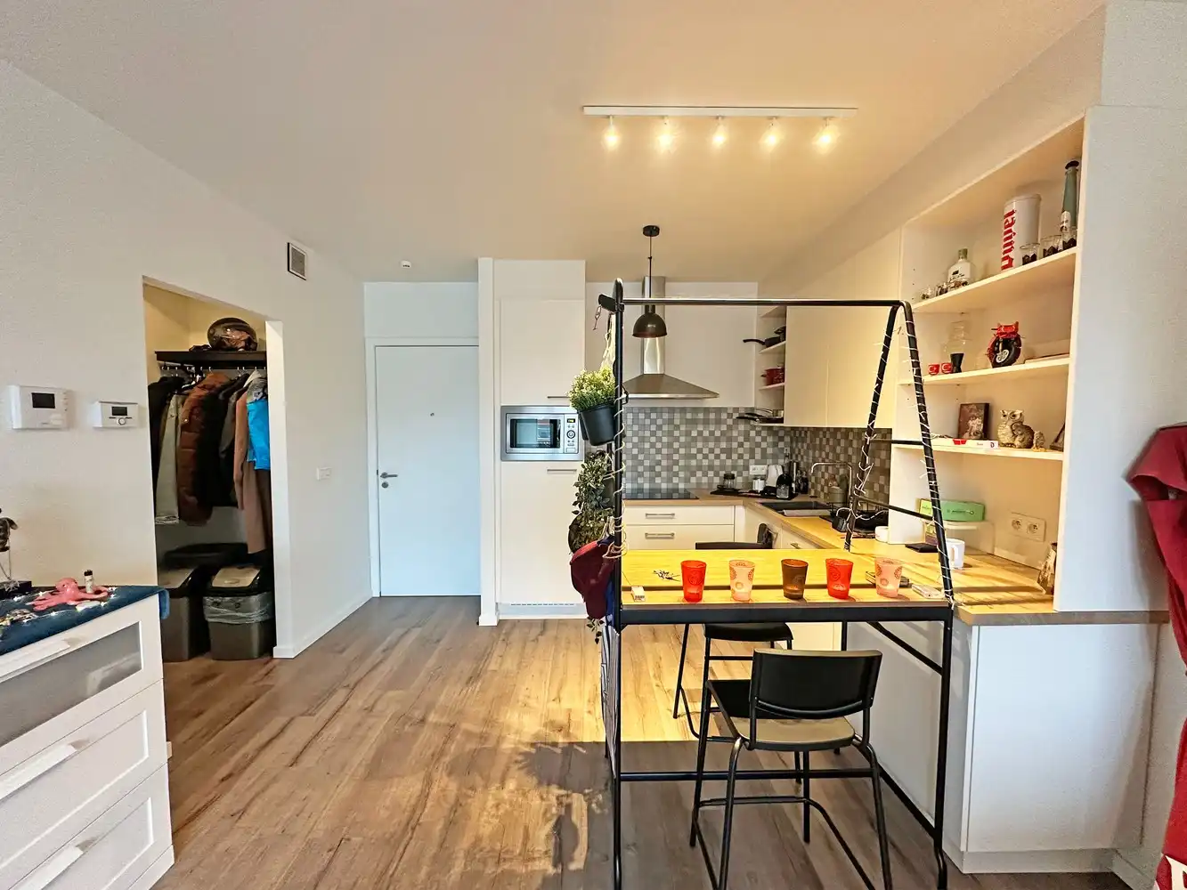 Modern 1 slaapkamer appartement in Antwerpen! foto 3