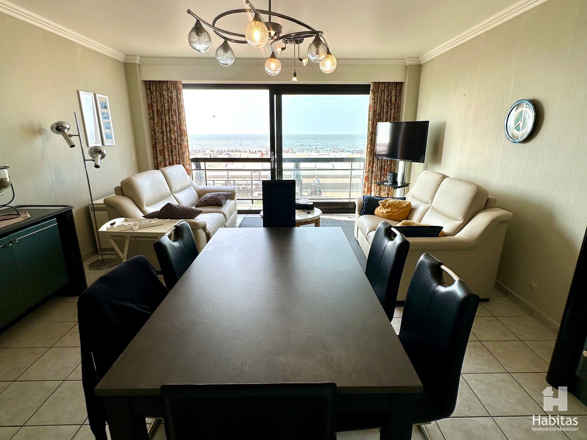  2-slaapkamerappartement met prachtig frontaal zeezicht foto 12