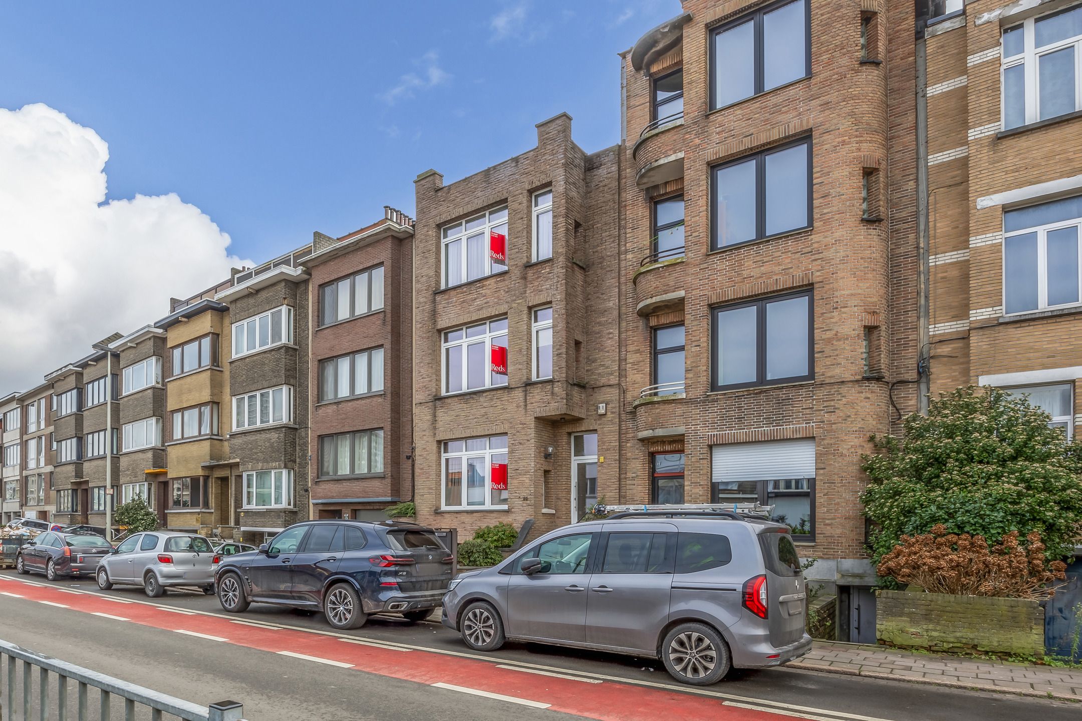 opbrengsteigendom bestaande uit 3 appartementen en 1 garage met oprit foto 4