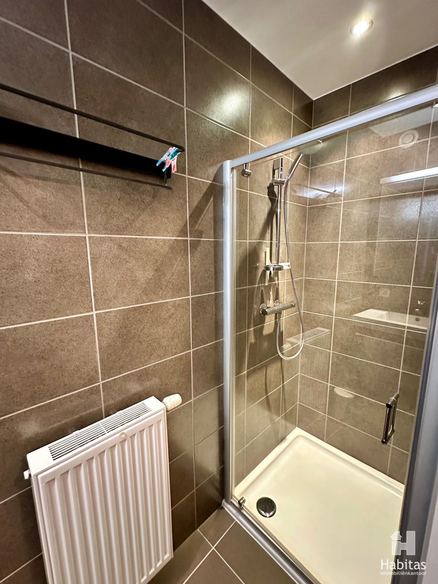 stijlvol afgewerkt en recent gebouwd appartement, op wellicht één van de mooiste liggingen van Wenduine foto 5