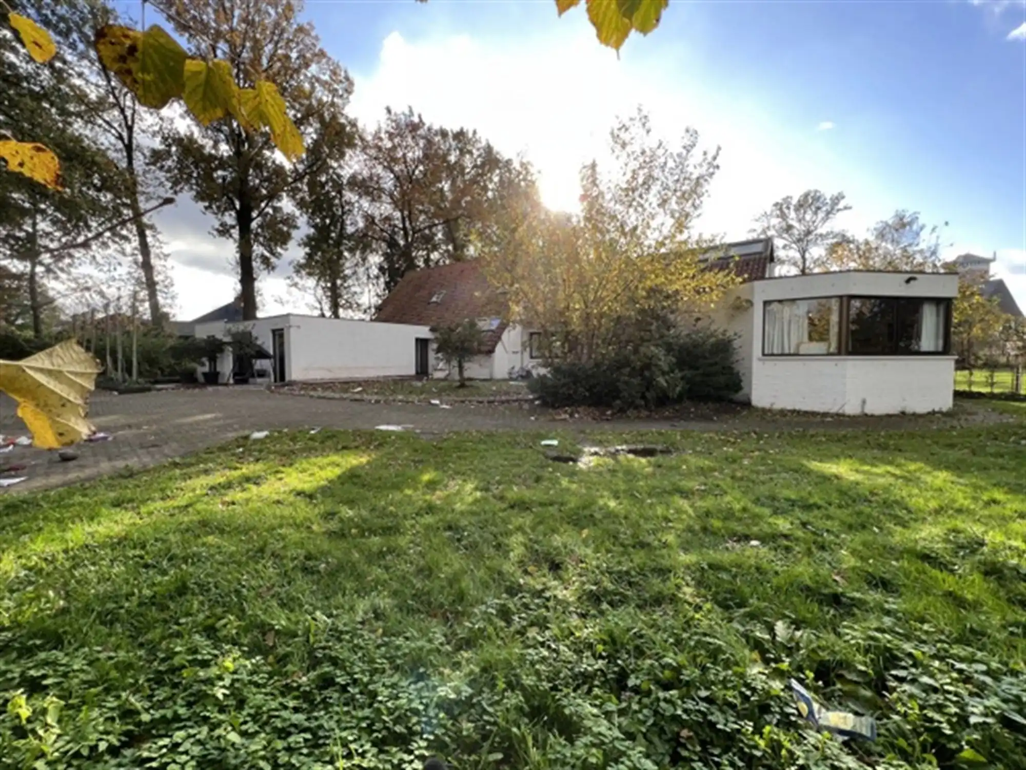 Unieke villa gelegen op grote grond (5.361 m²) foto 4