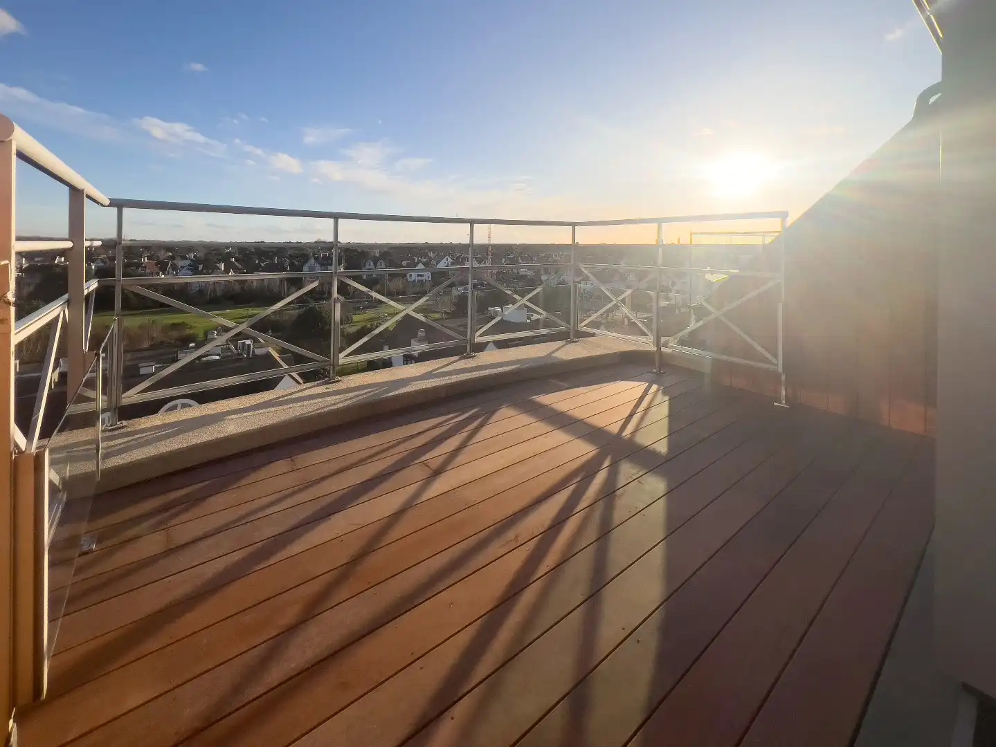 Heel mooi vernieuwd duplexdakapp. met een prachtig zonneterras gelegen op de Kustlaan in hartje Zoute. foto 9