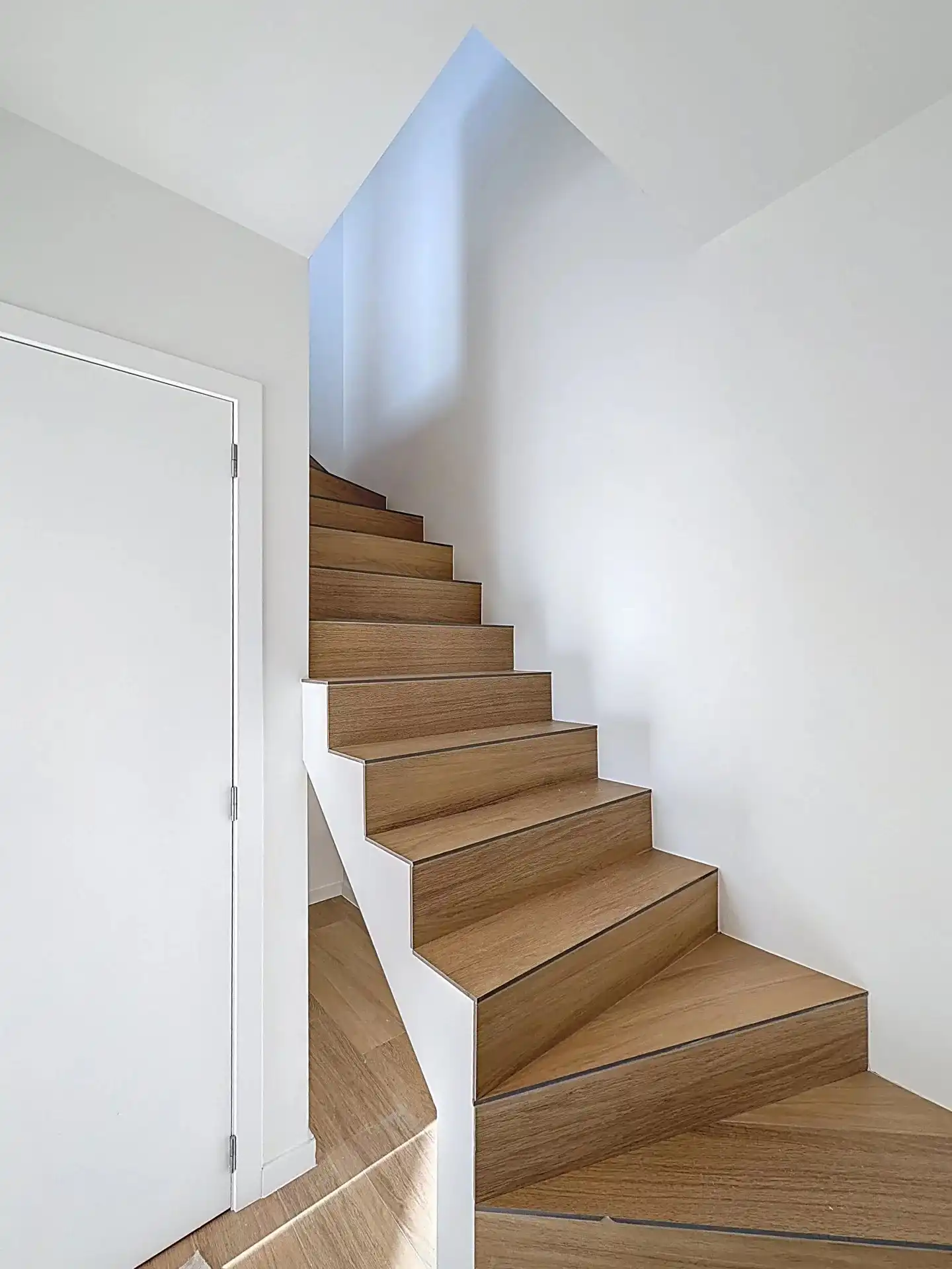 Energiezuinige nieuwbouw woning met 3 slaapkamers en 2 badkamers en omheinde tuin foto 9