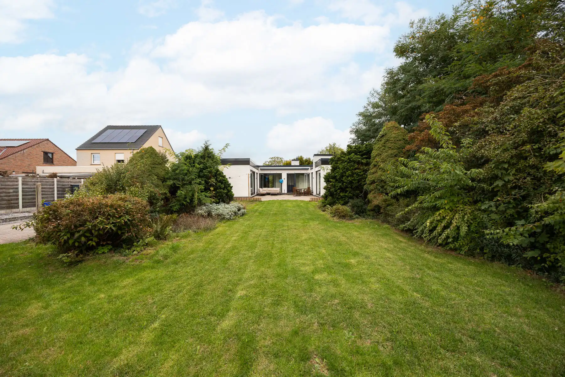 Lichtrijke, gelijkvloerse woning op ruim perceel foto 31