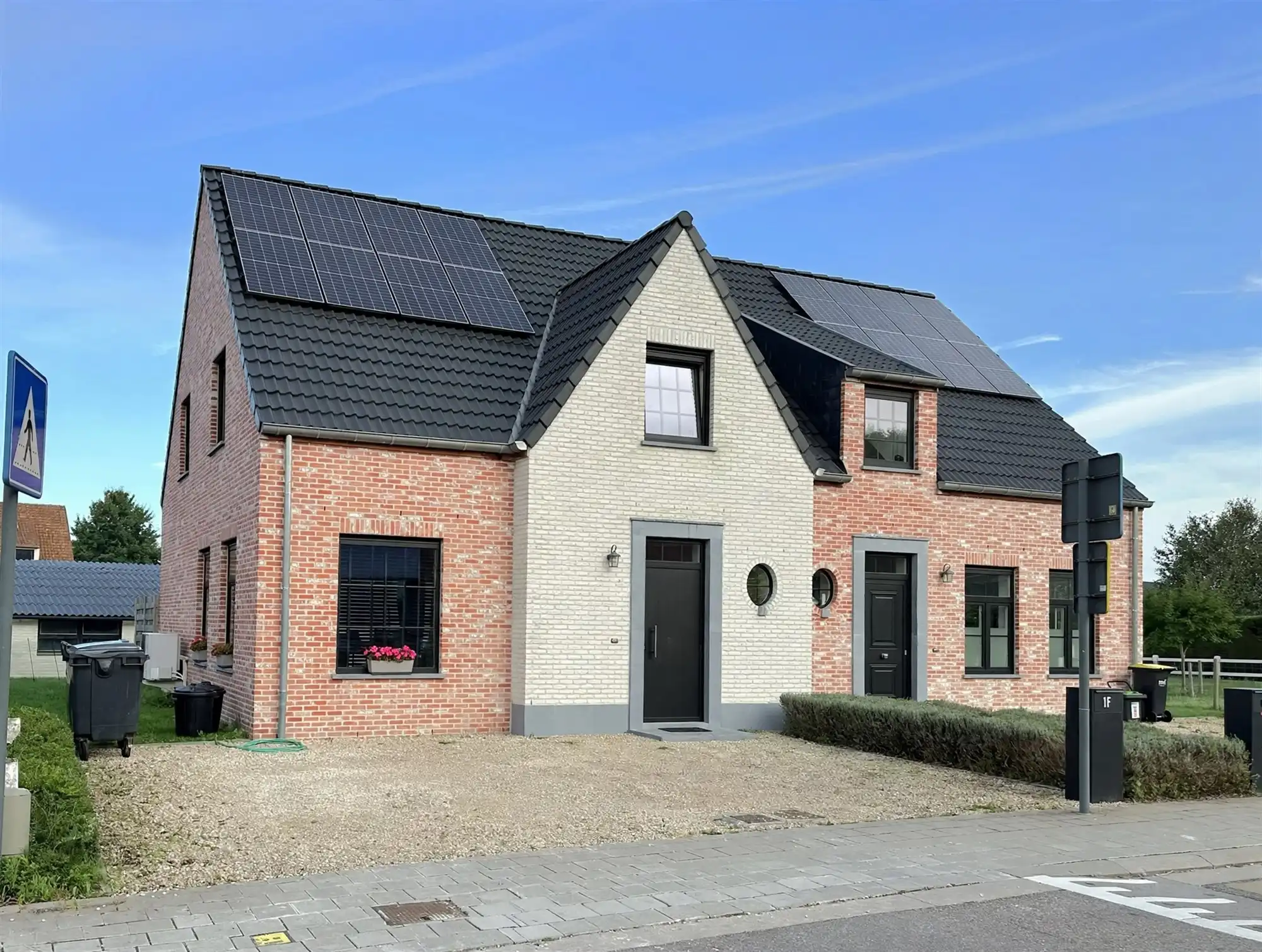 Huis foto {{pictureIndex}}