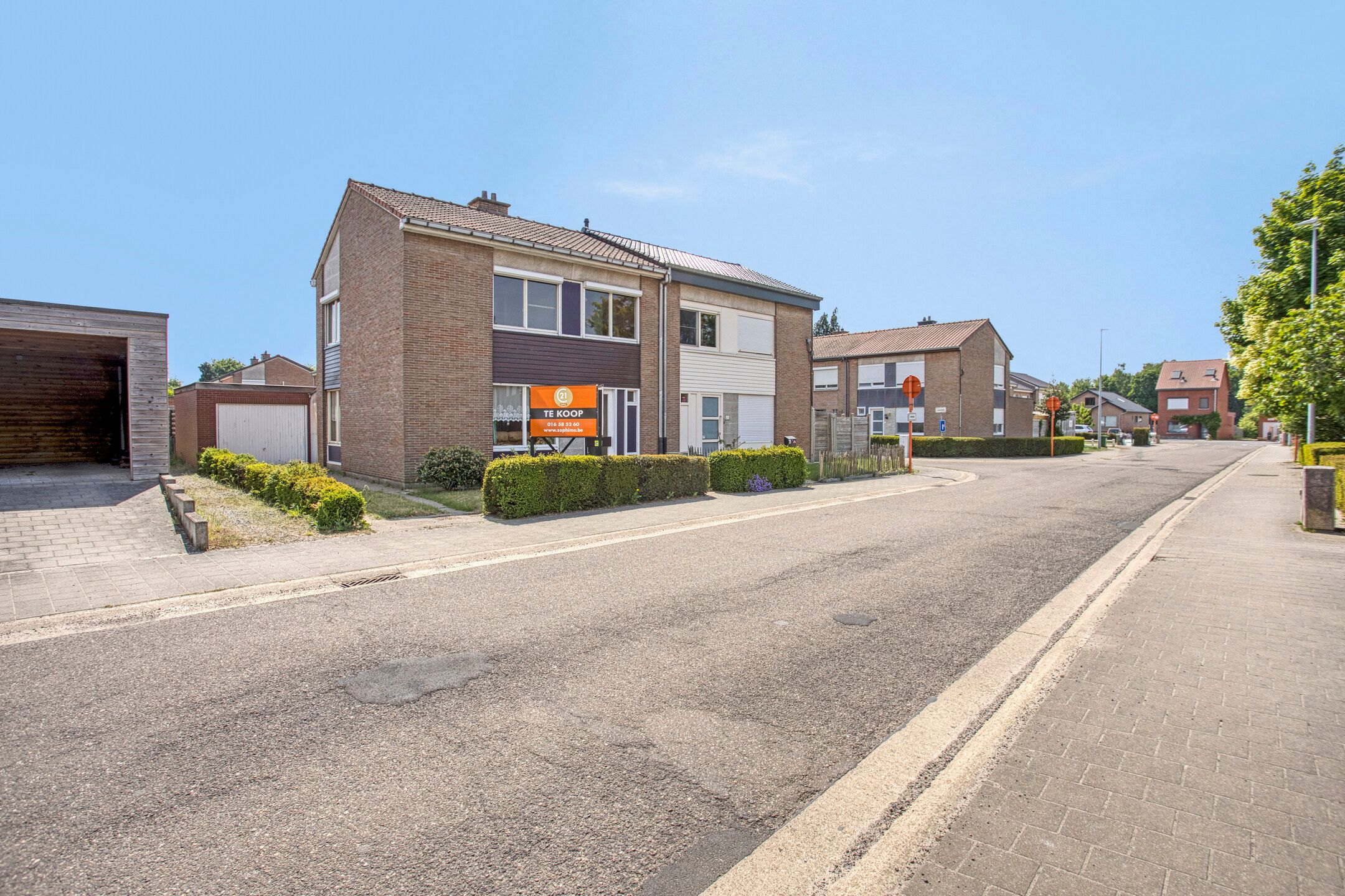 Hoofdfoto van de publicatie: Te renoveren woning op centrale ligging