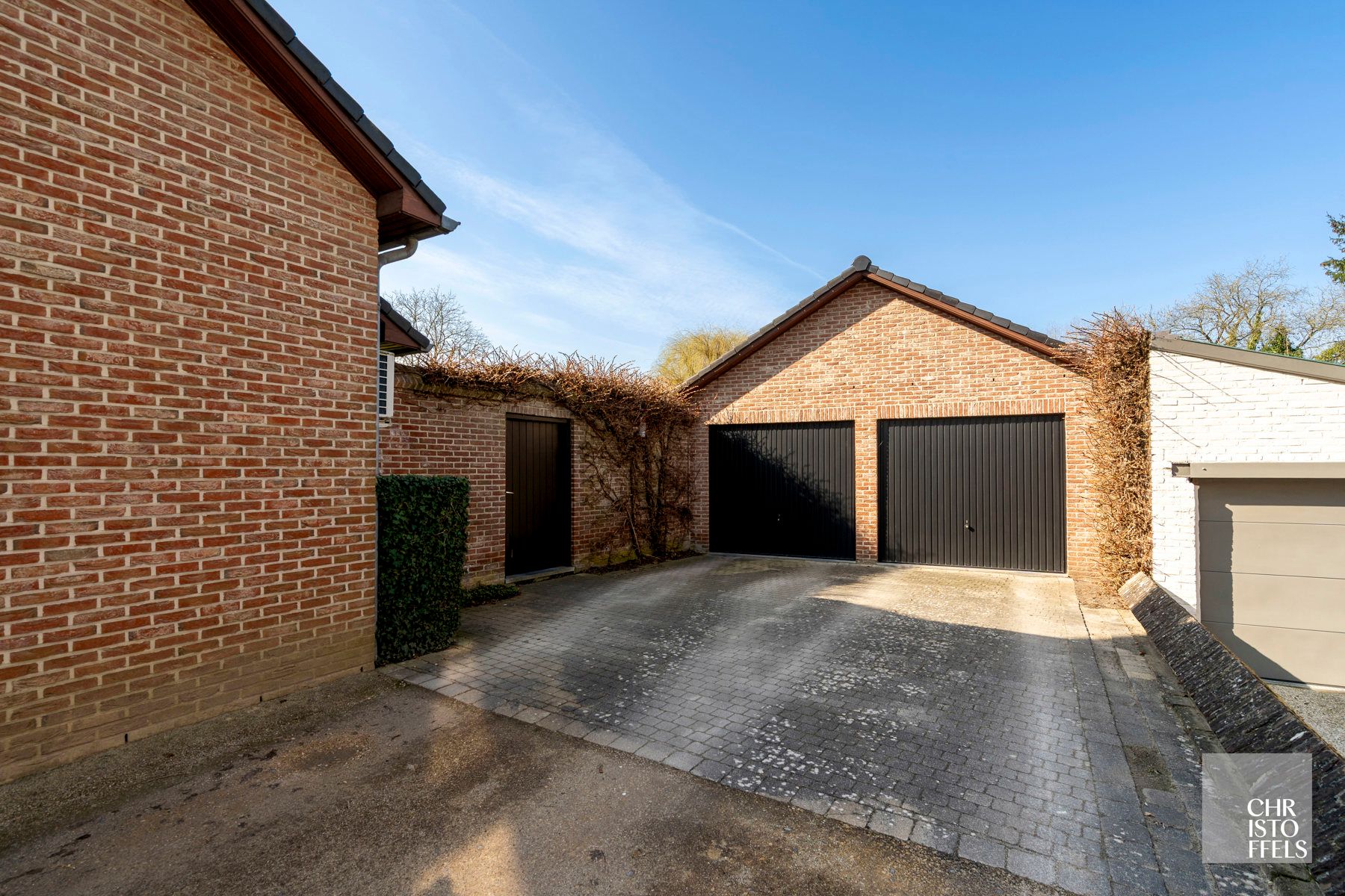 Riante vrijstaande woning mét praktijkruimte in het centrum van Opgrimbie!  foto 32