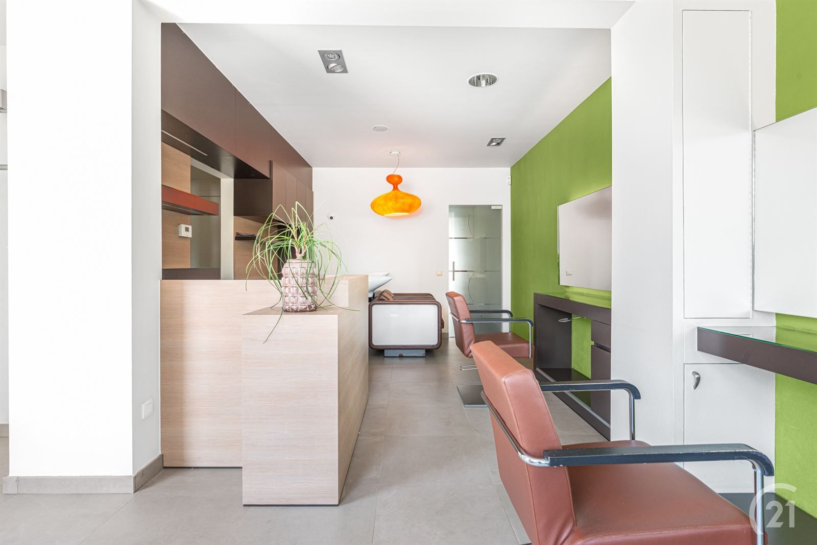 Instapklare woning met handelsruimte te Brakel! foto 12
