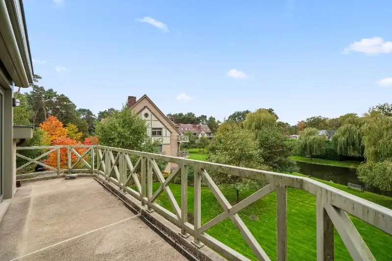 Exclusief luxe appartement van 229 m² in een prachtig parkdomein foto 17