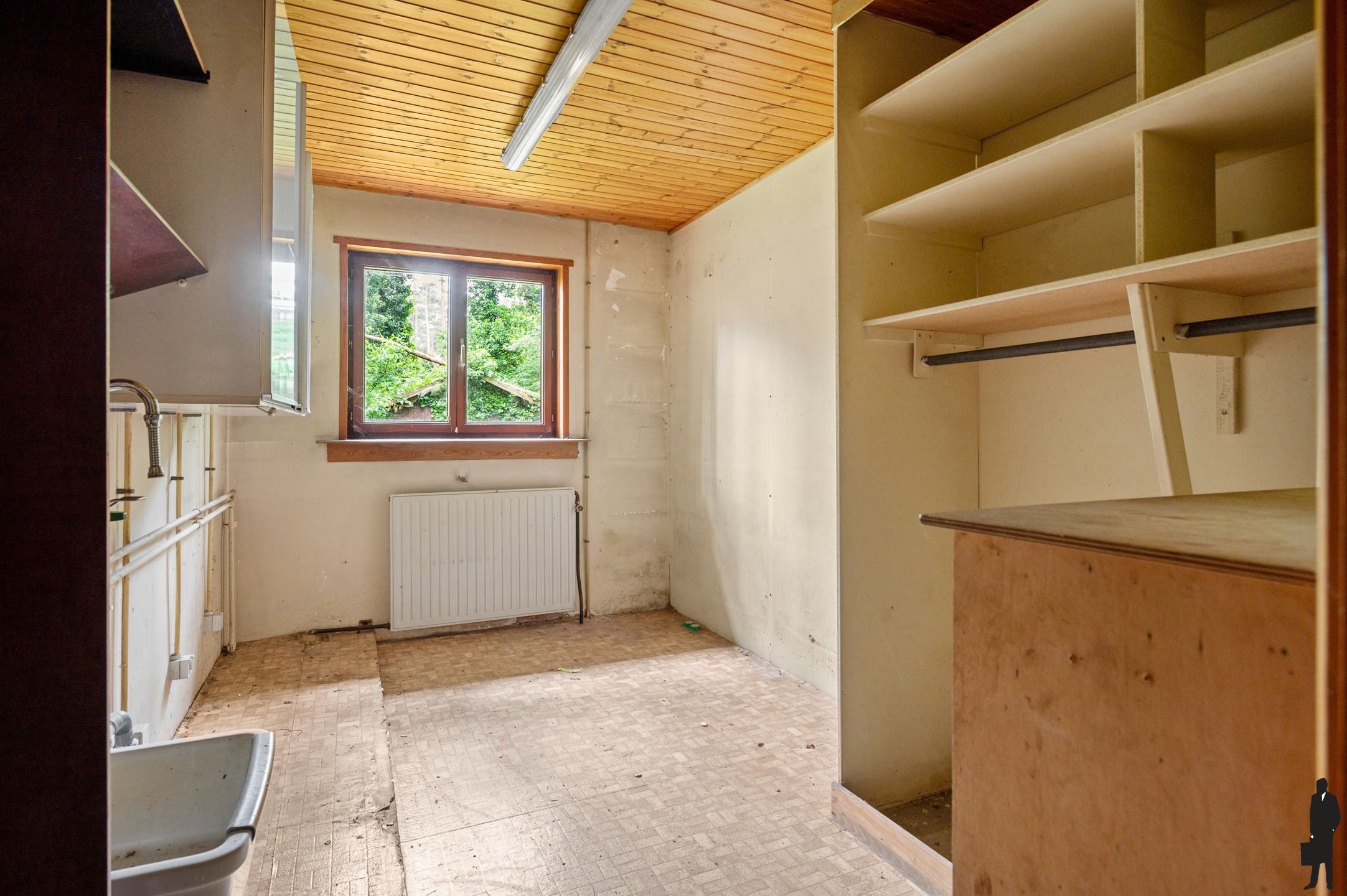 Interessant renovatieproject, in een rustige villawijk.  foto 15