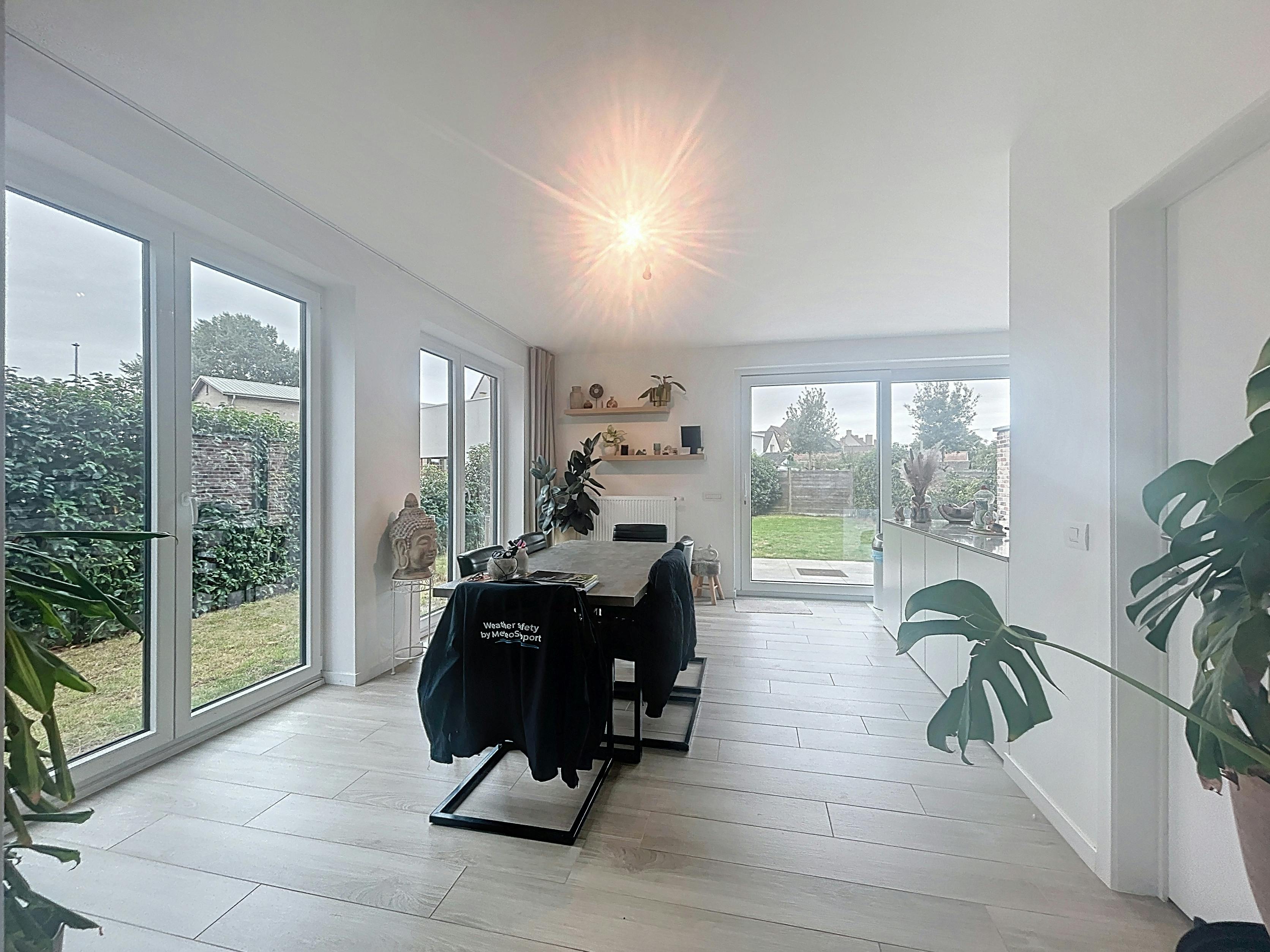 Prachtige ruime halfopen woning te huur in Waregem foto 5